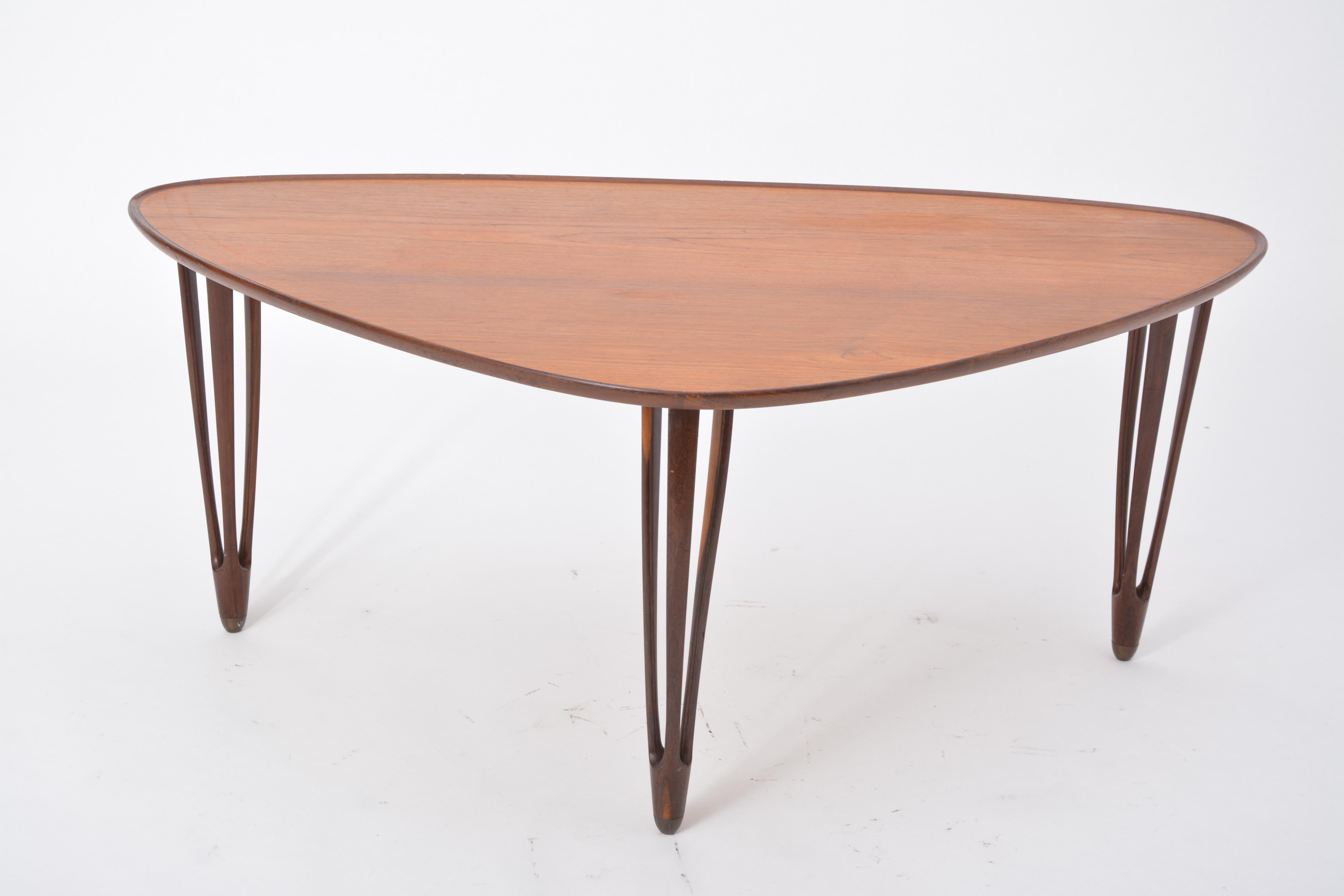 Tripod Coffee Table in Teak, BC Mobler, 1950s In Good Condition In Berlin, DE