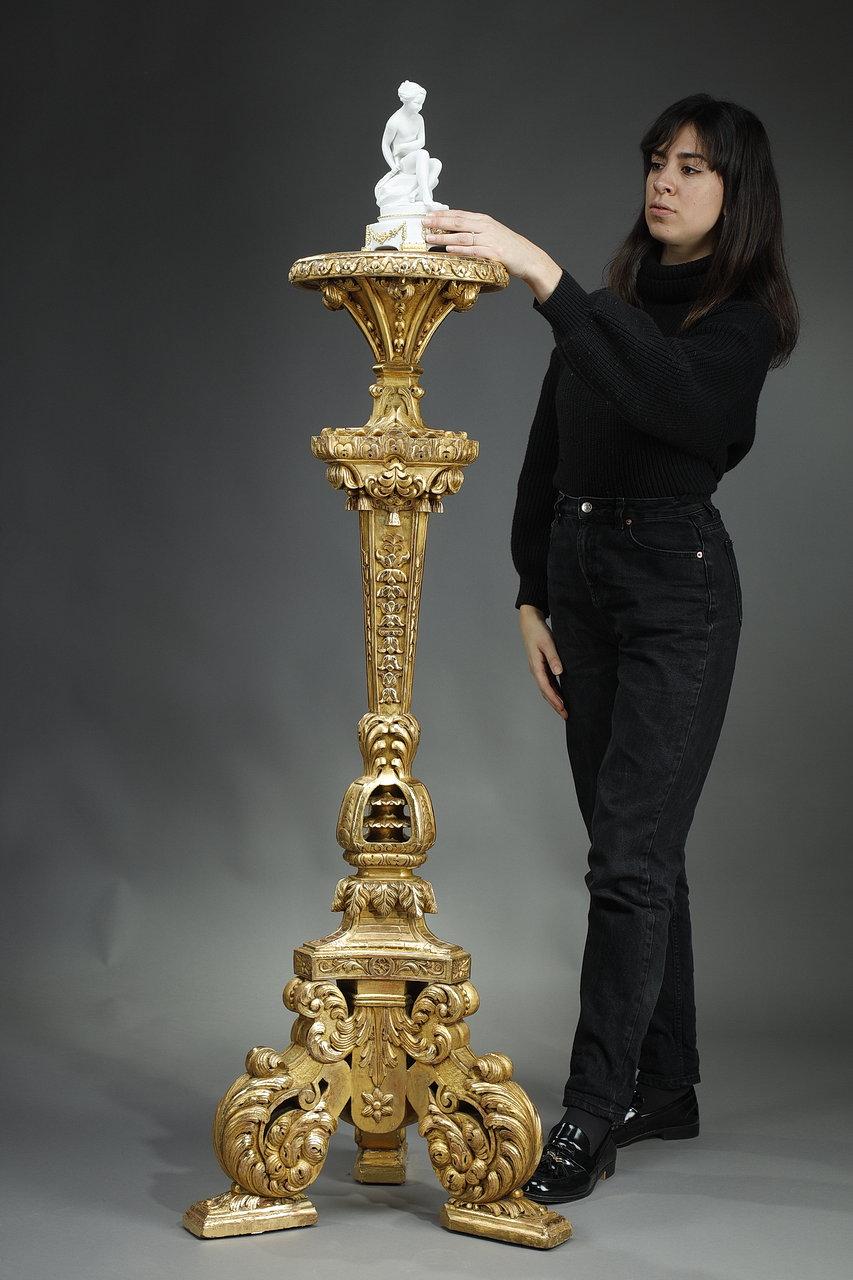 colonne tripode en bois doré du 19ème siècle de style Louis XIV en vente 1
