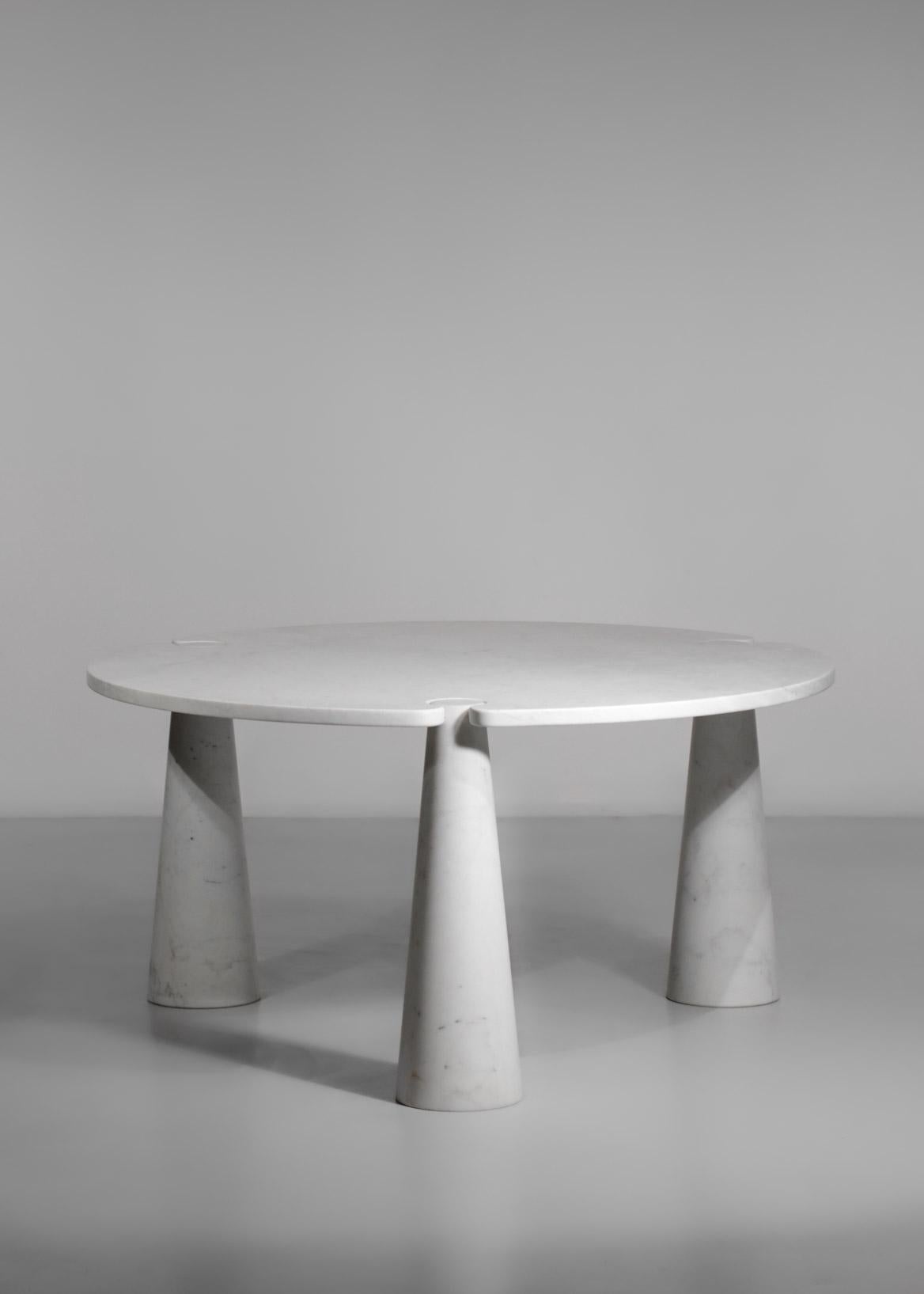 Dreibein-Esstisch aus Carrara-Marmor Angelo Mangiarotti Modell Eros im Angebot 4