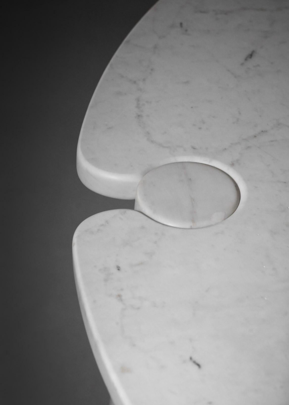 Dreibein-Esstisch aus Carrara-Marmor Angelo Mangiarotti Modell Eros im Angebot 12