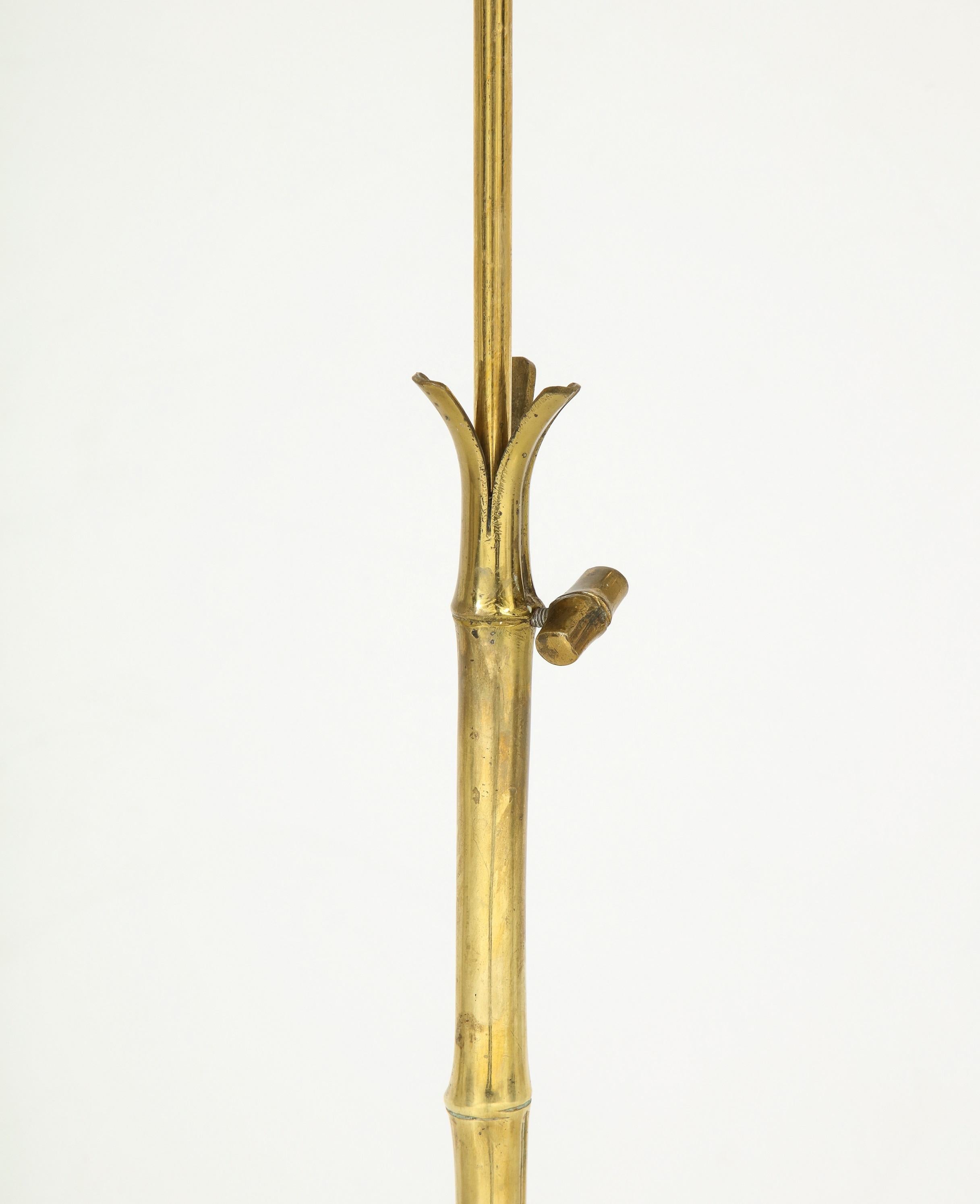 Milieu du XXe siècle Lampadaire tripode imitation bambou de la Maison Baguès, France, années 1960 en vente