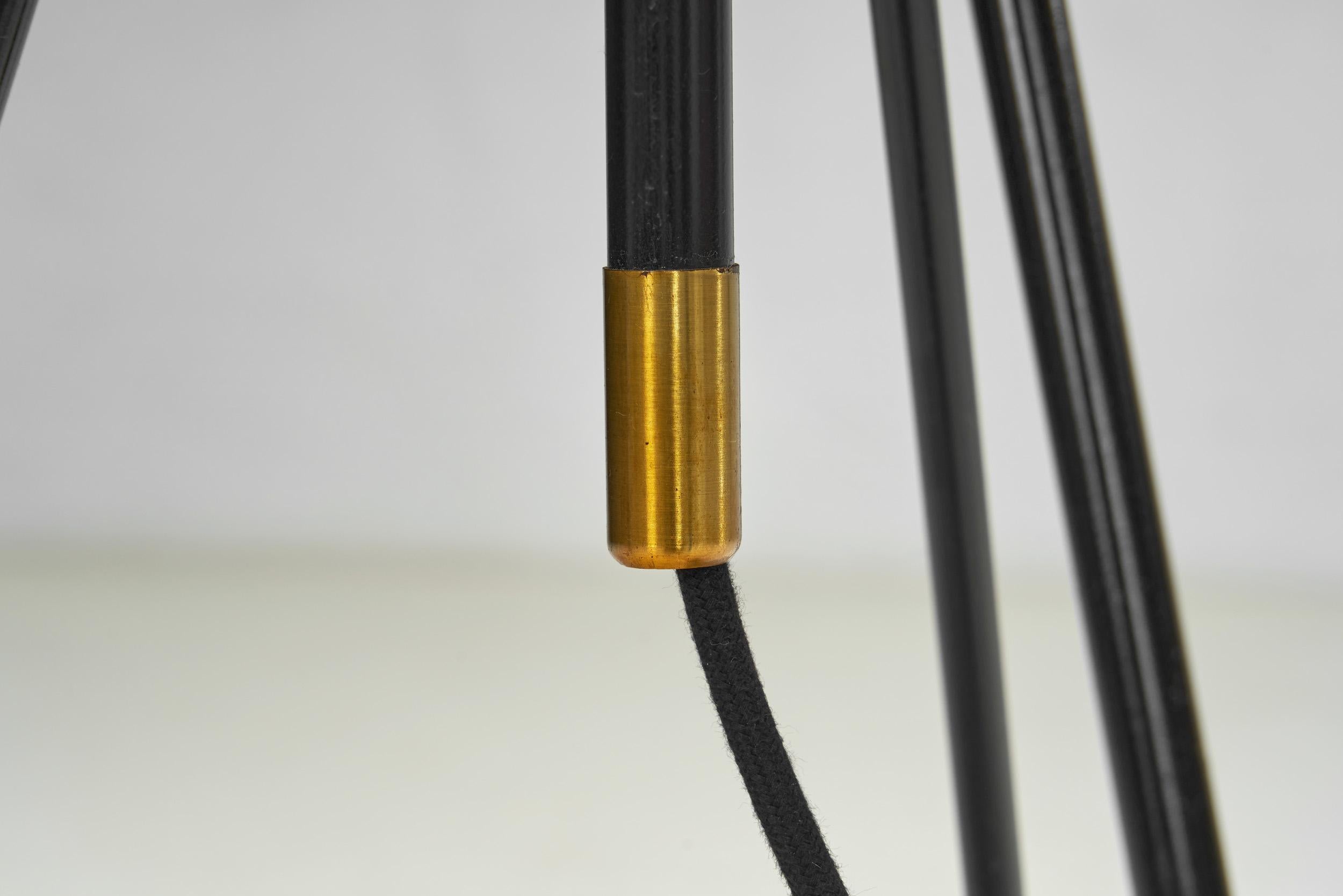 Lámpara de pie trípode de Svend Aage Holm Sørensen (Attr.), Dinamarca hacia 1960 en venta 10