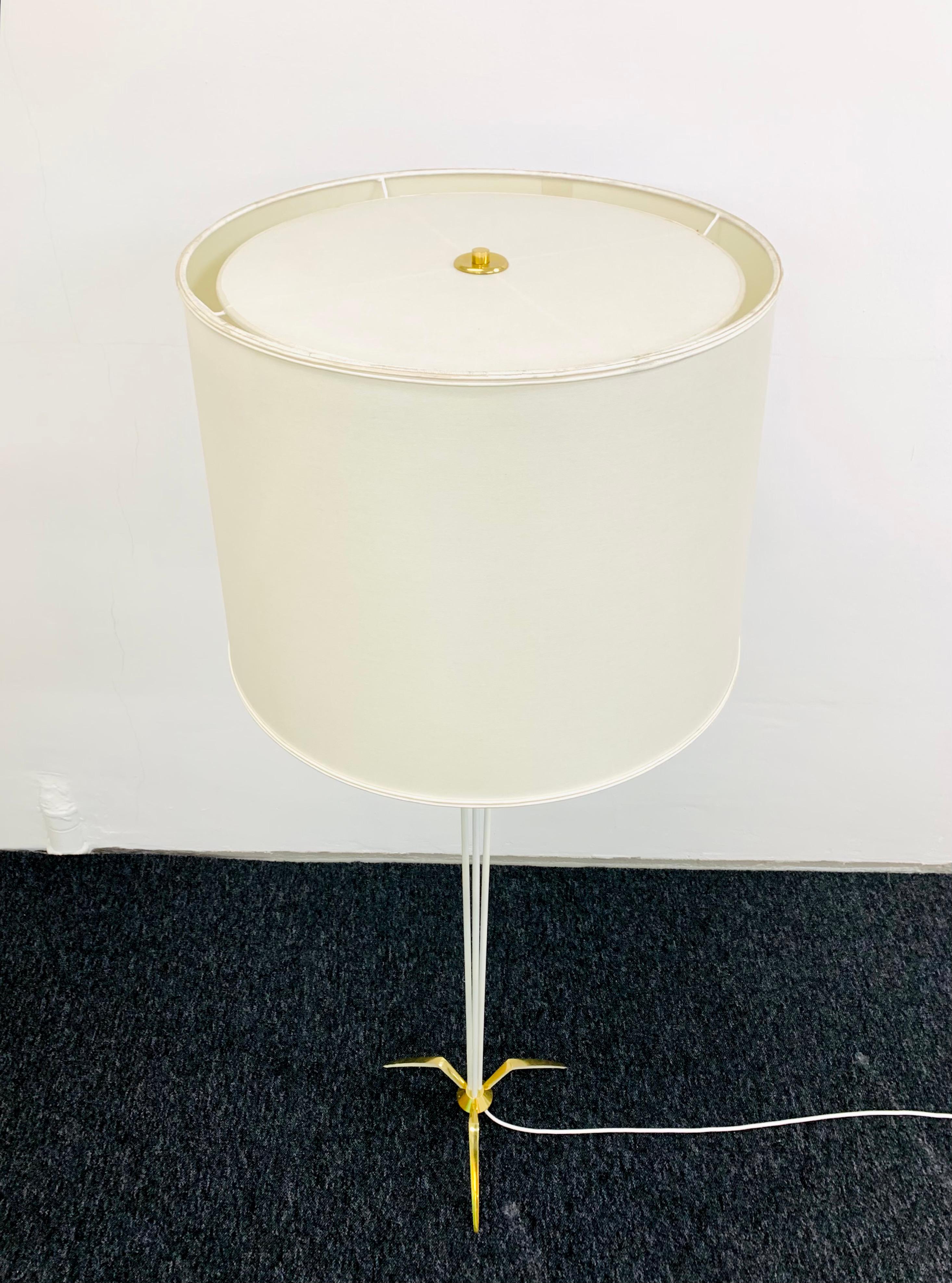 Tripod Floor Lamp In Good Condition For Sale In München, DE