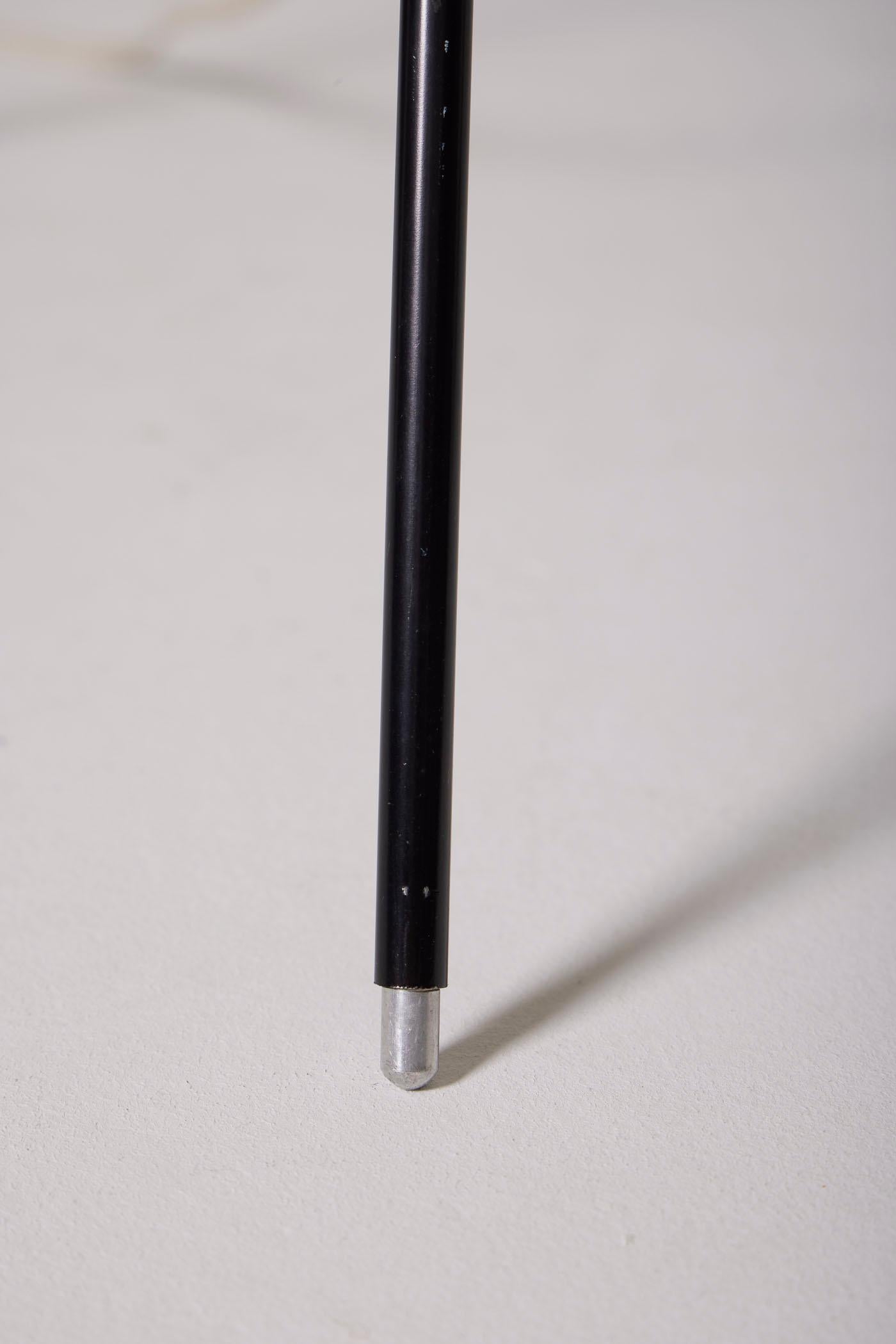 Tripod floor lamp For Sale 2