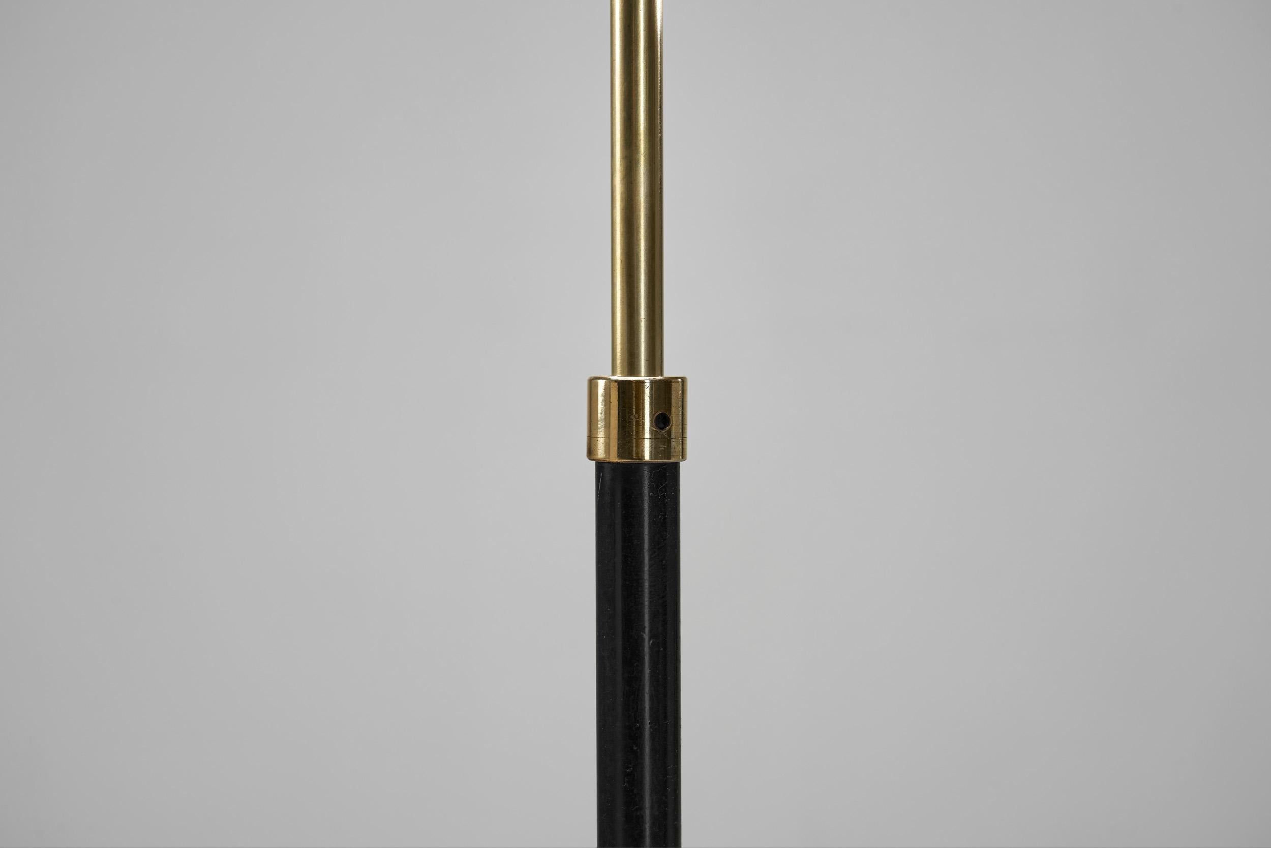 Tripod Floor Lamp in Brass and Black Lacquered Metal, Denmark Mid-20th Century For Sale 10