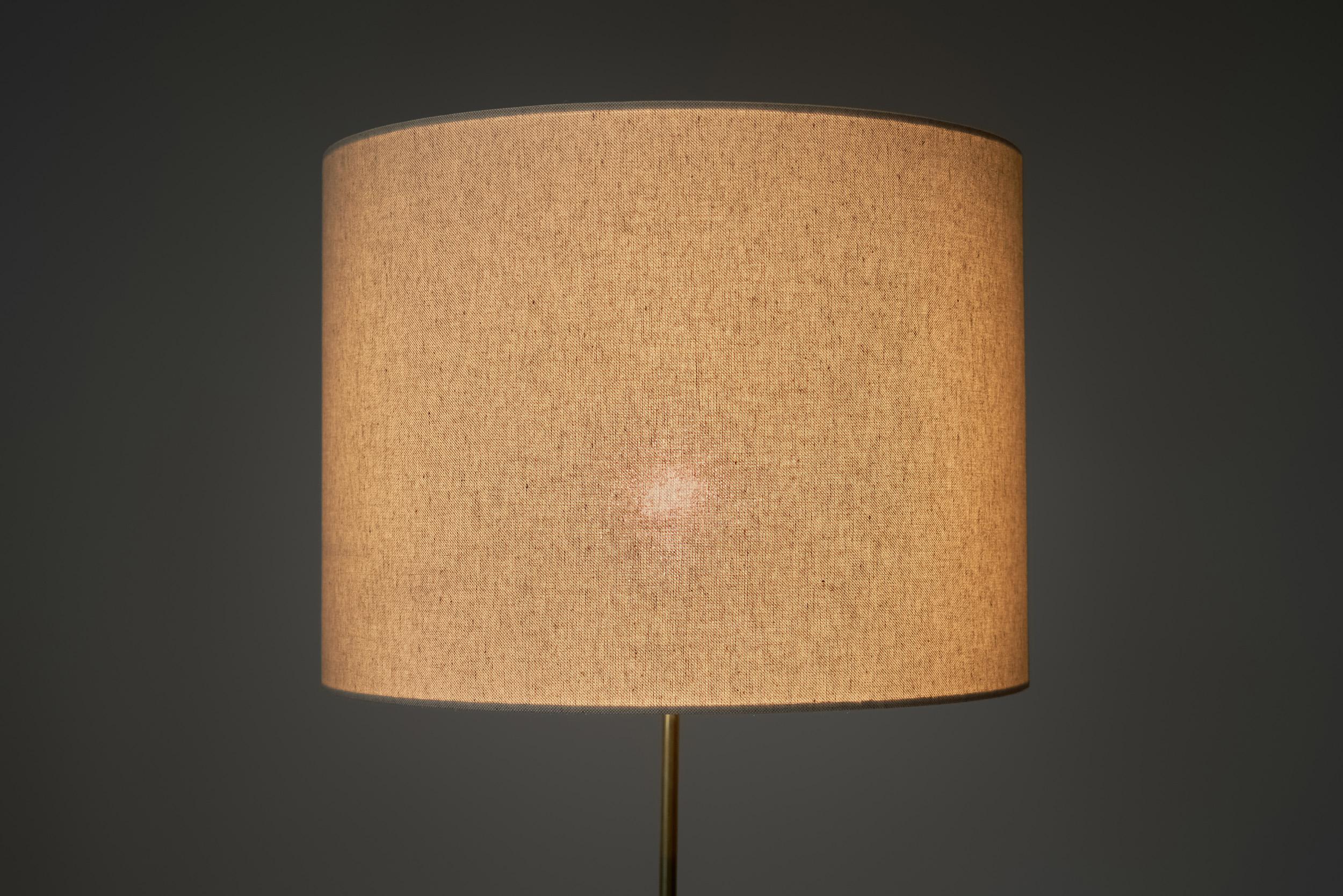 Tripod Floor Lamp in Brass and Black Lacquered Metal, Denmark Mid-20th Century For Sale 3