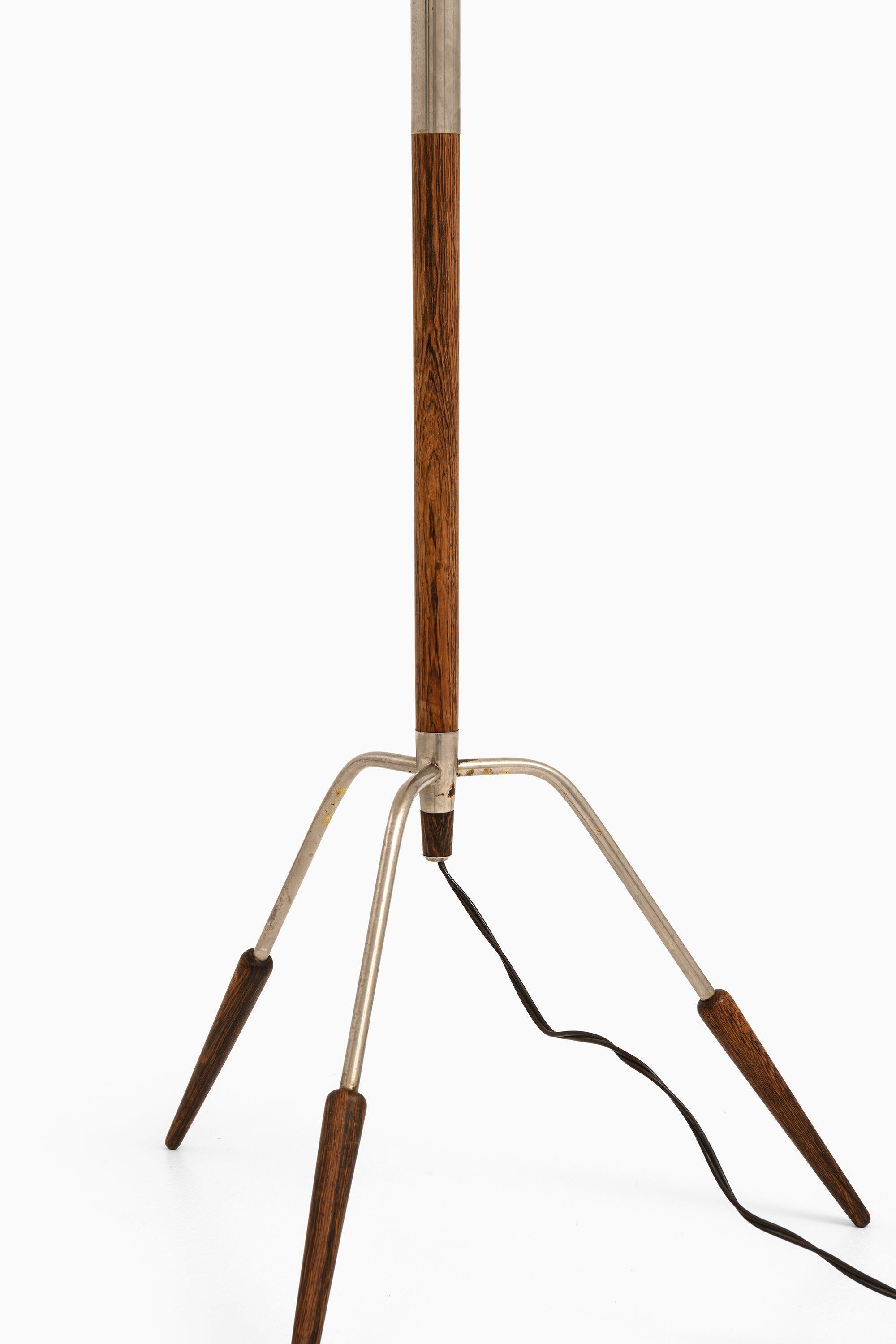 Scandinavian Modern Tripod Floor Lamp in Rosewood and Steel Attributed to Jo Hammerborg, 1960's For Sale