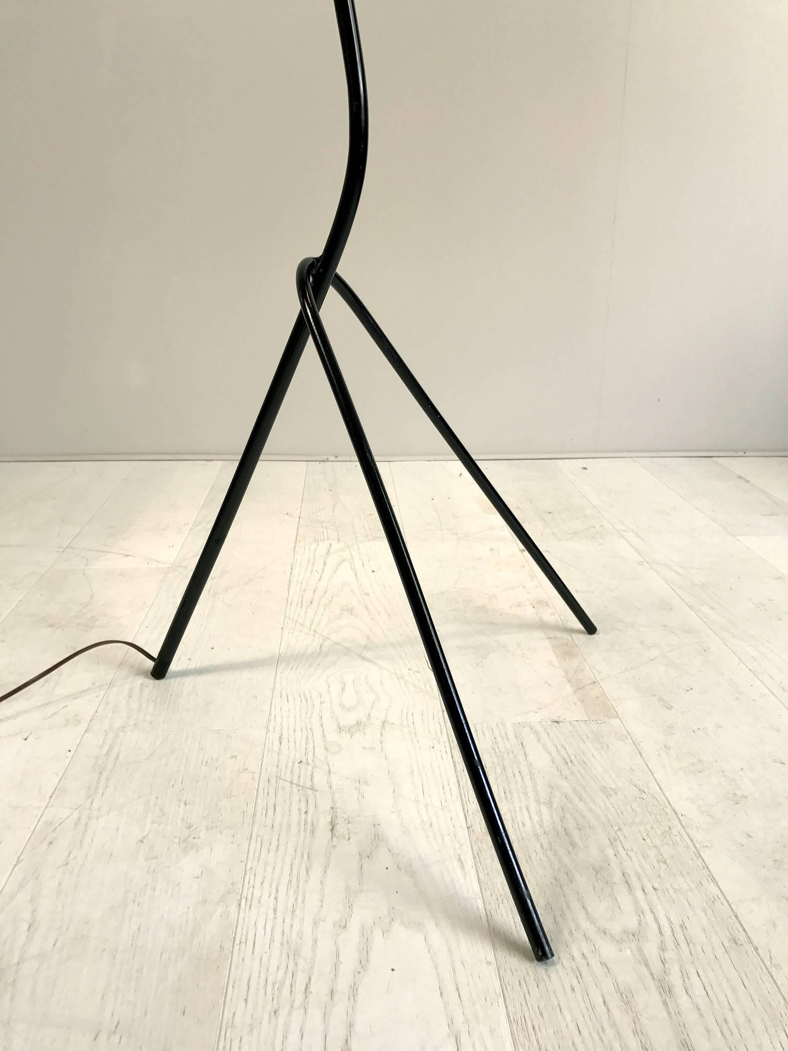 Tripod Floor Lamp with Diabolo Lampshade, France, 1950 In Excellent Condition In Catonvielle, FR