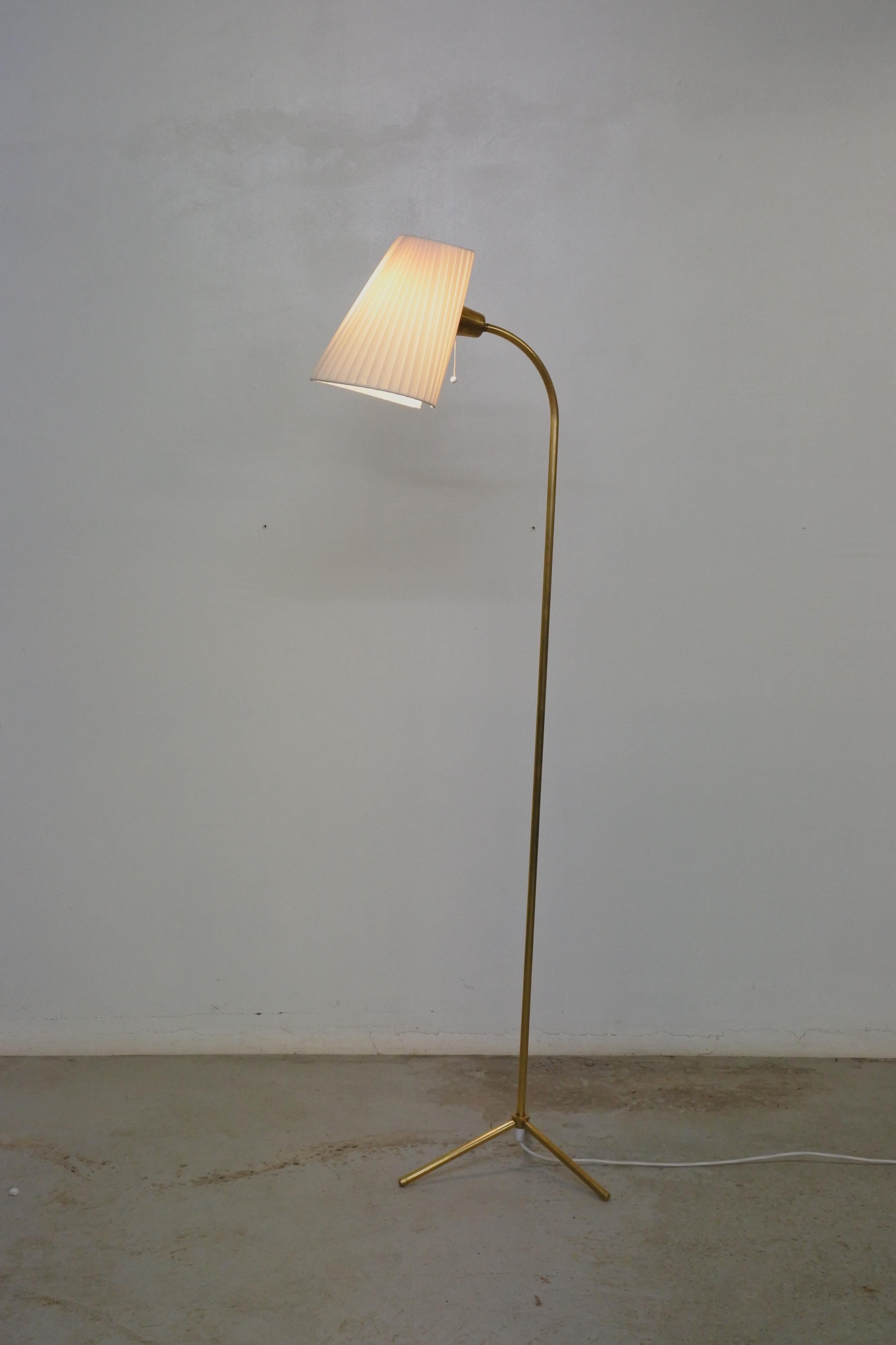Tripod Floor Lamps in Brass by Lisa Johansson-Pape & Orno, Finland 1950s For Sale 1