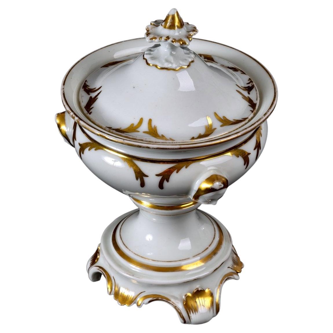 Tripod Fruit Bowl with Lid, Paris Porcelain, 18th Century For Sale