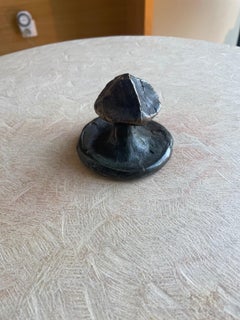 Gueridon a treppiede di Romain Barré