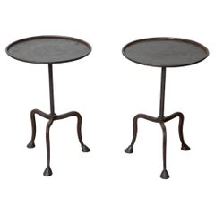 Tables d'appoint à trois pieds forgées à la main, en stock