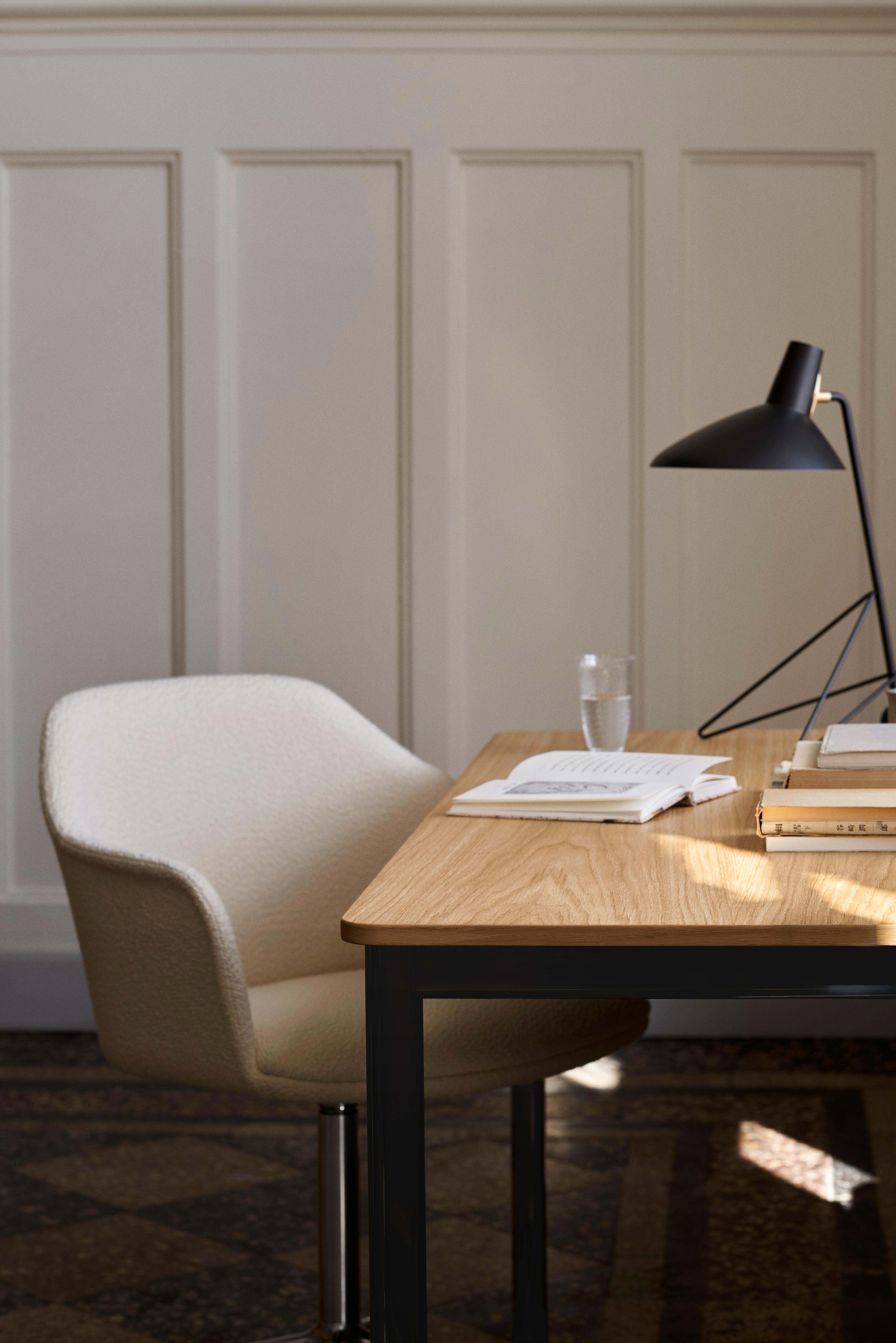 Chinese Tripod HM9 Table Lamp, Black by Hvidt & Mølgaard for and Tradition For Sale