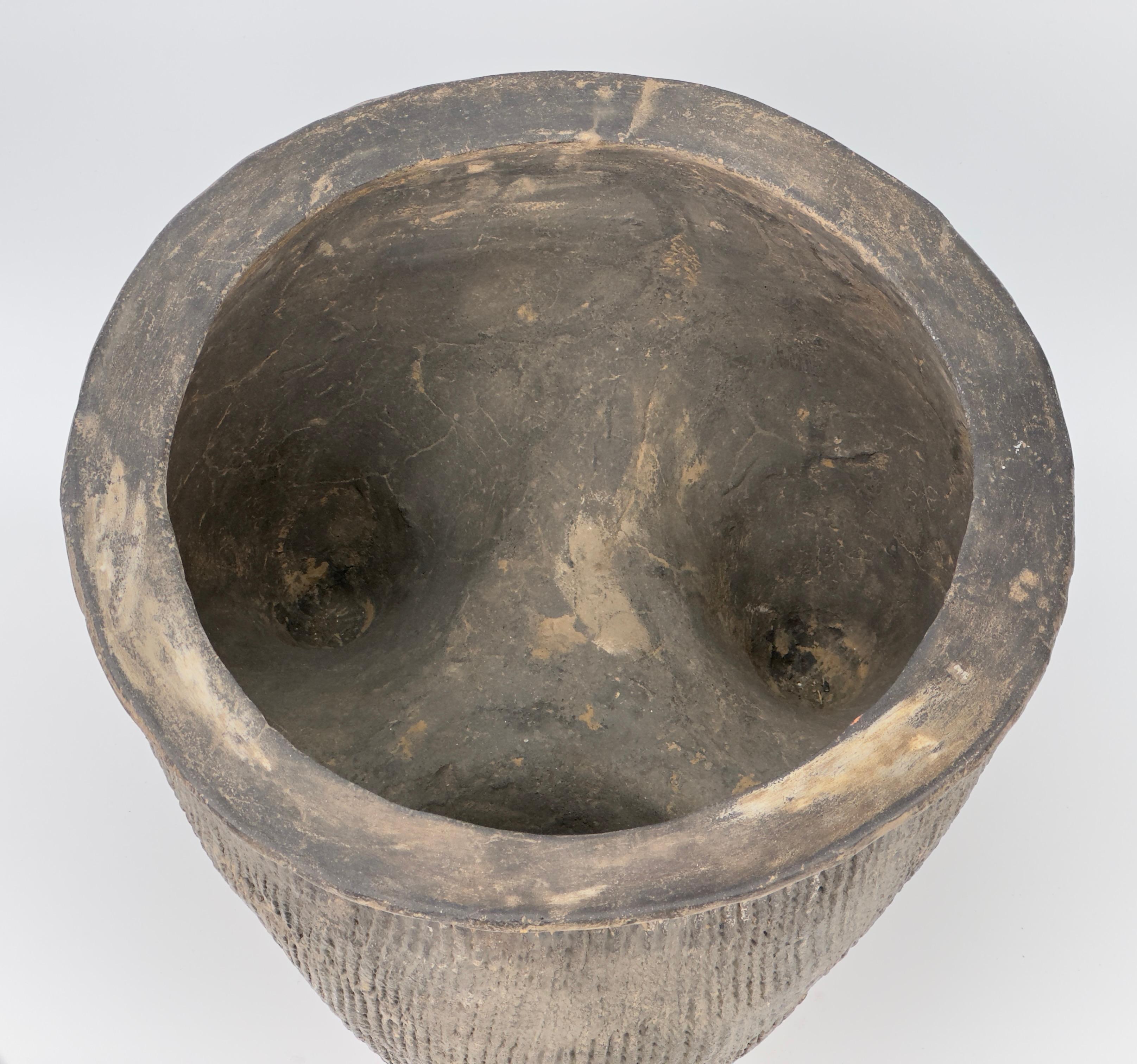 Pottery Tripod in the shape of a bronze vessel li, Zhou or Shang dynasty For Sale