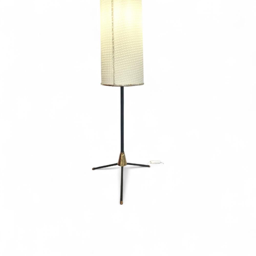 Metal Tripod lamp attributed to Svend Aage Holm Sørensen For Sale