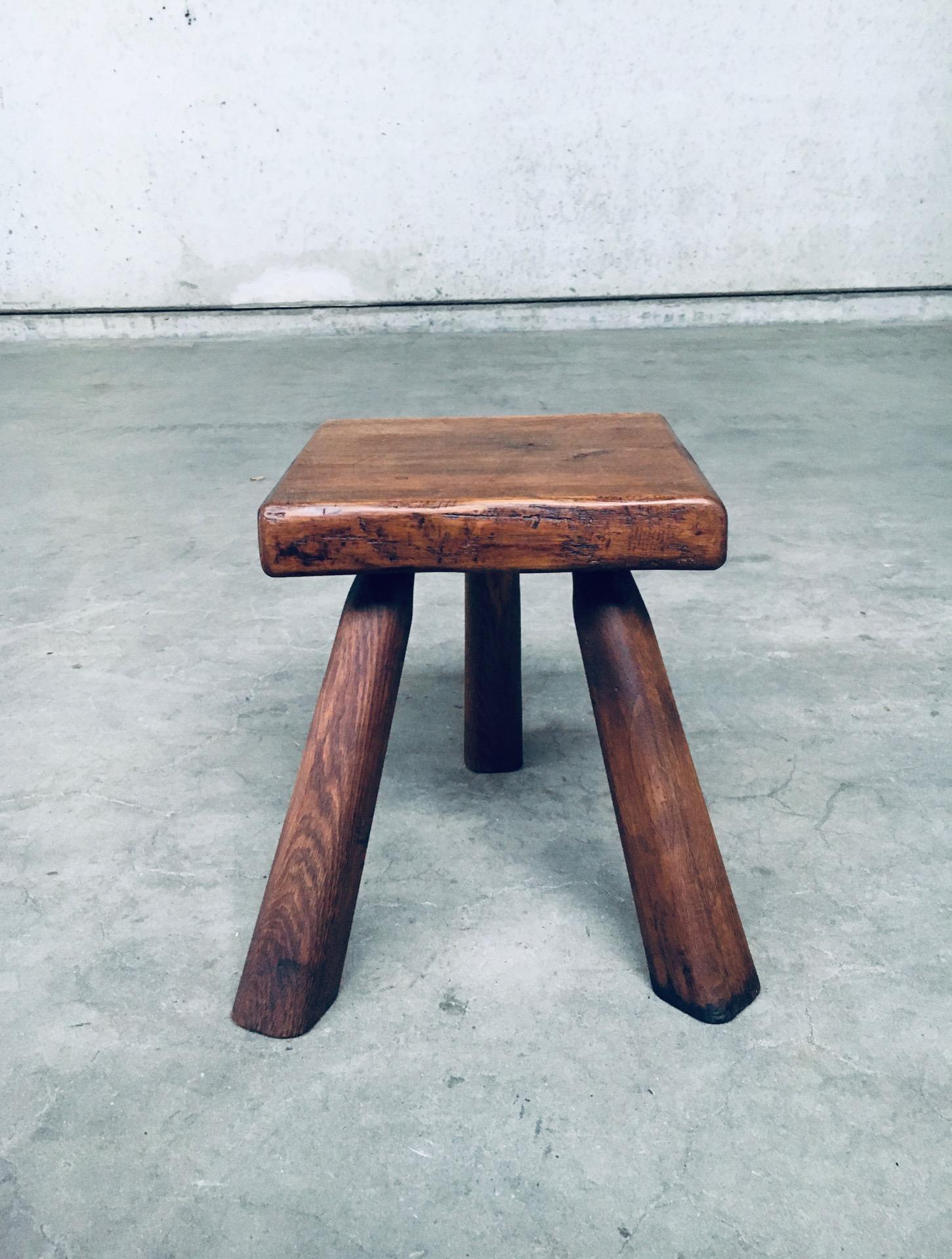 Tripod Oak Small Side Table / Stool, Belgium 1950's In Good Condition For Sale In Oud-Turnhout, VAN