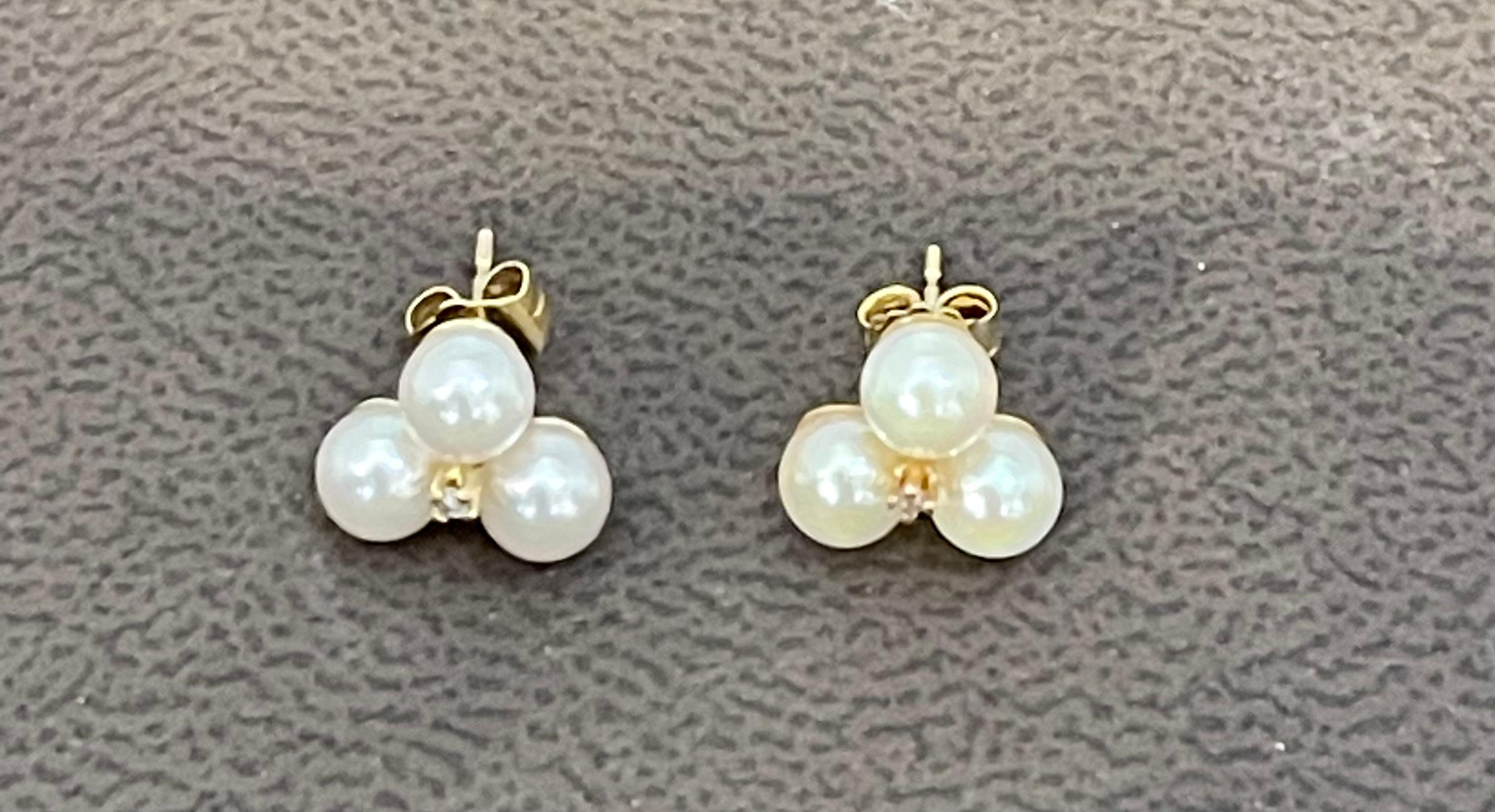 Tripod Pearl Stud Earring with Tiny Diamond in 14 Karat Yellow Gold 3