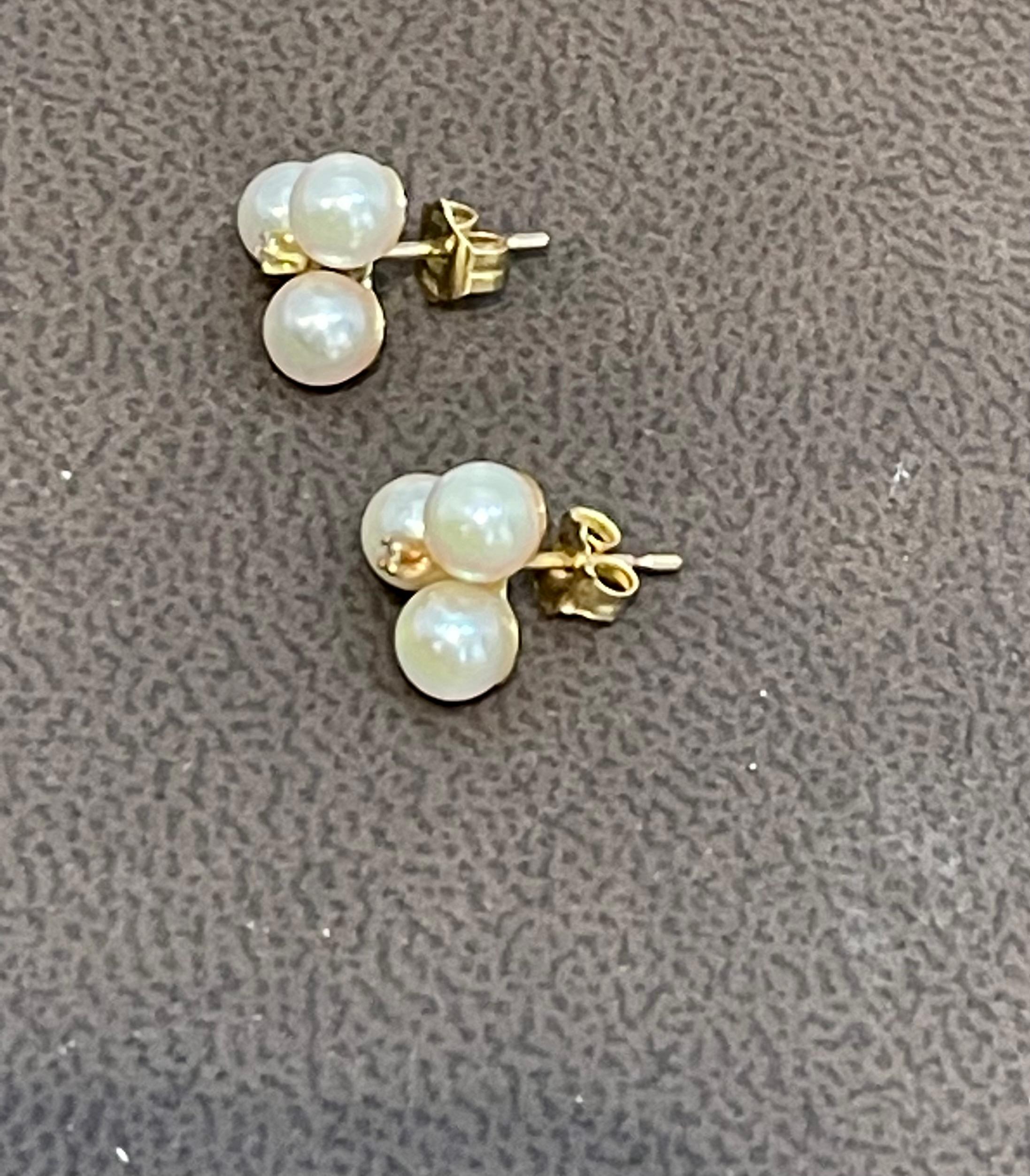 Tripod Pearl Stud Earring with Tiny Diamond in 14 Karat Yellow Gold 4