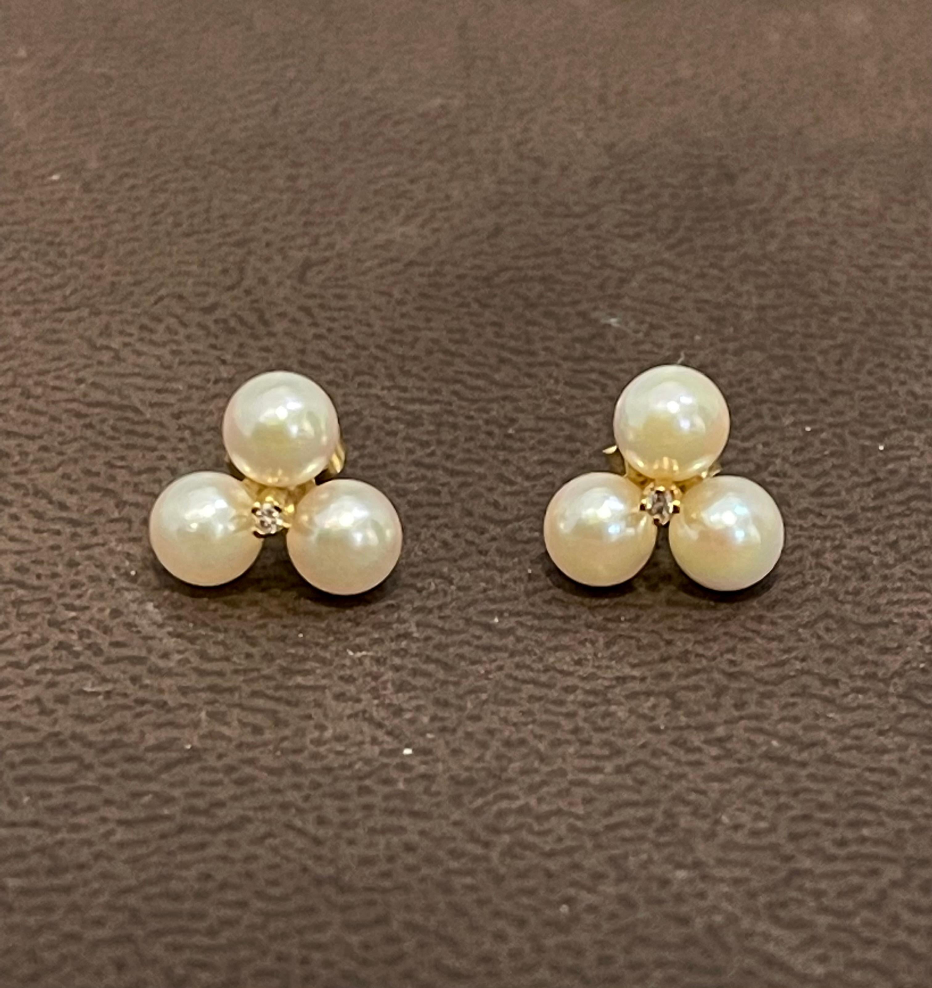 Tripod Pearl Stud Earring with Tiny Diamond in 14 Karat Yellow Gold 5