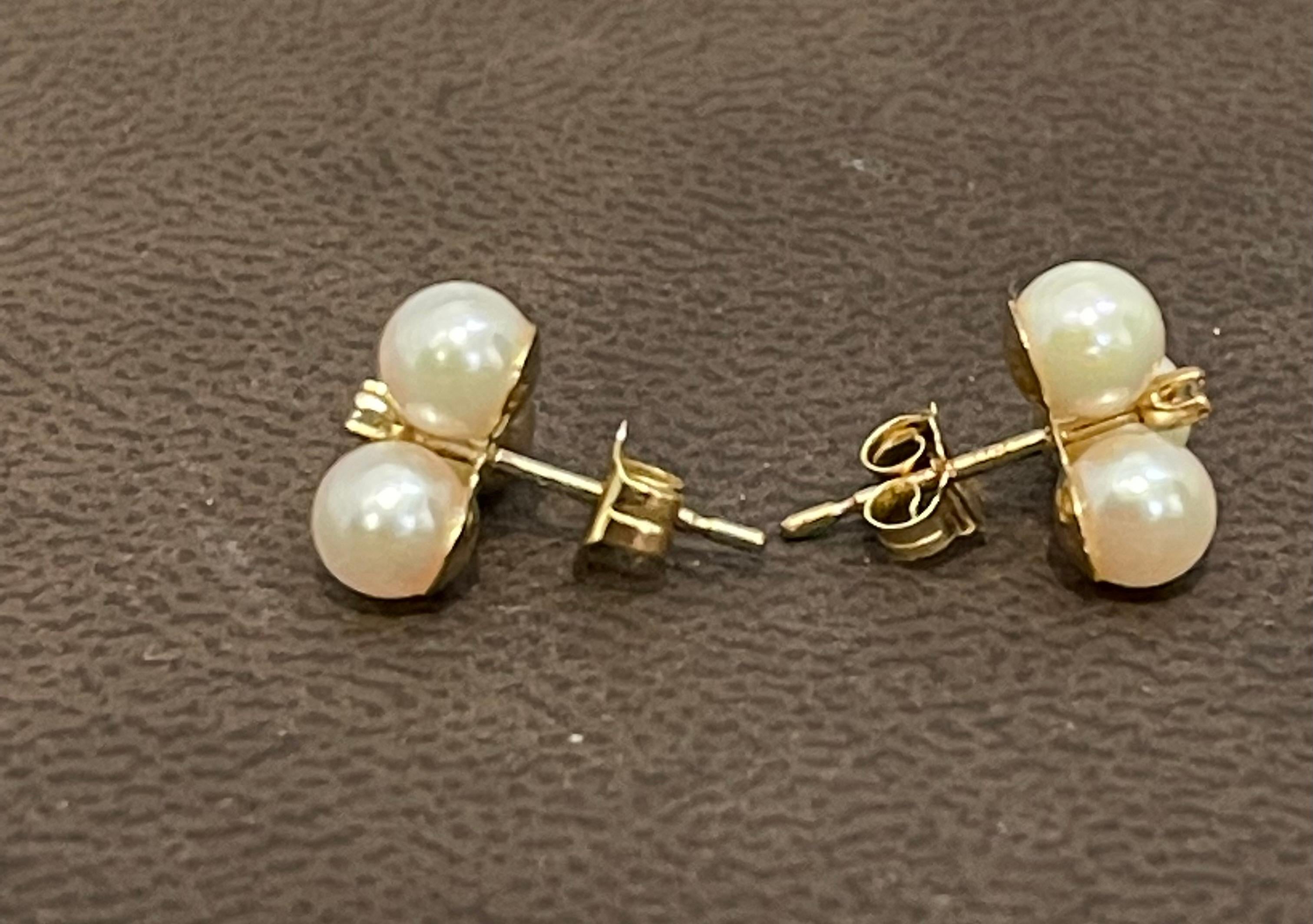 Tripod Pearl Stud Earring with Tiny Diamond in 14 Karat Yellow Gold 6