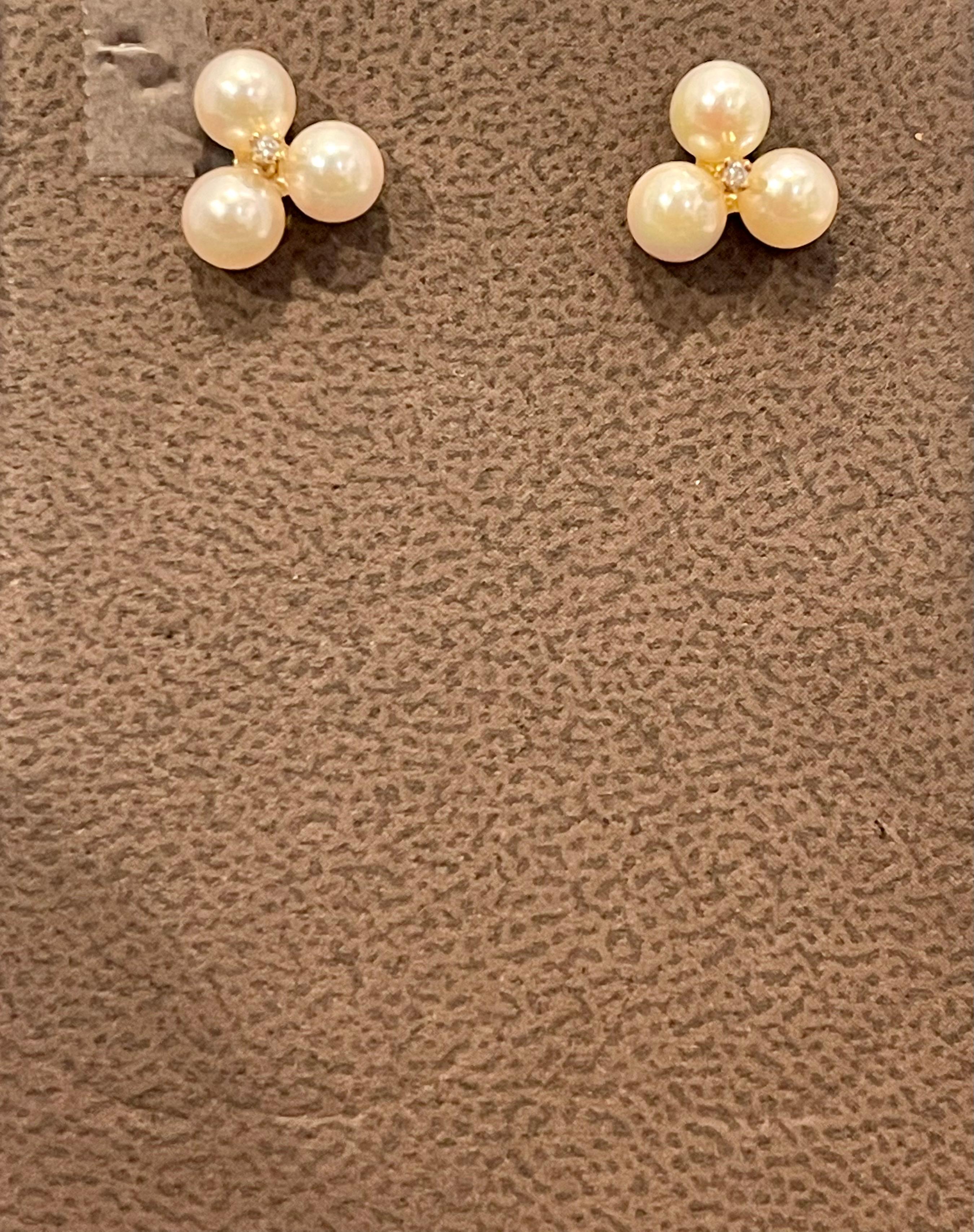 Bead Tripod Pearl Stud Earring with Tiny Diamond in 14 Karat Yellow Gold