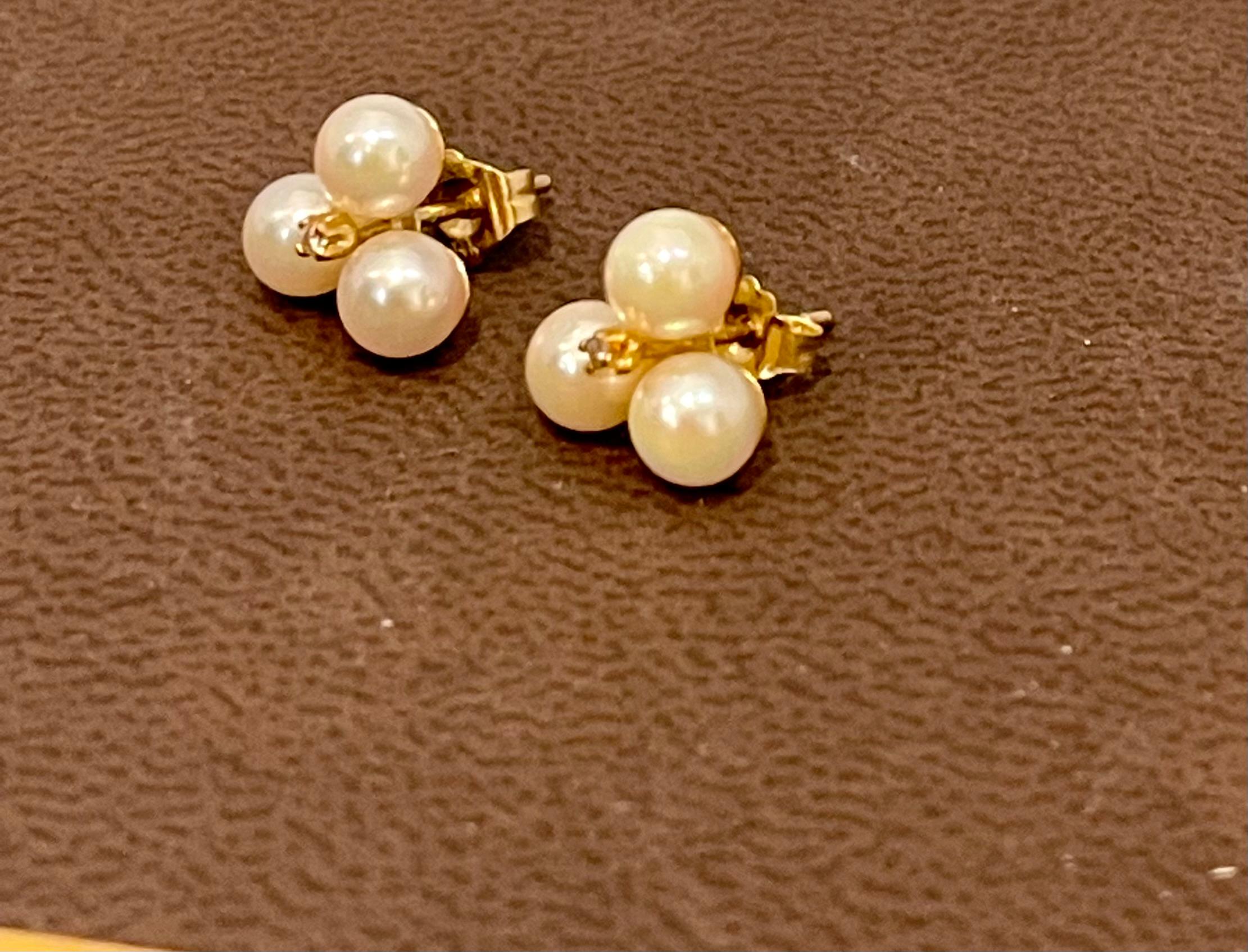 Women's Tripod Pearl Stud Earring with Tiny Diamond in 14 Karat Yellow Gold