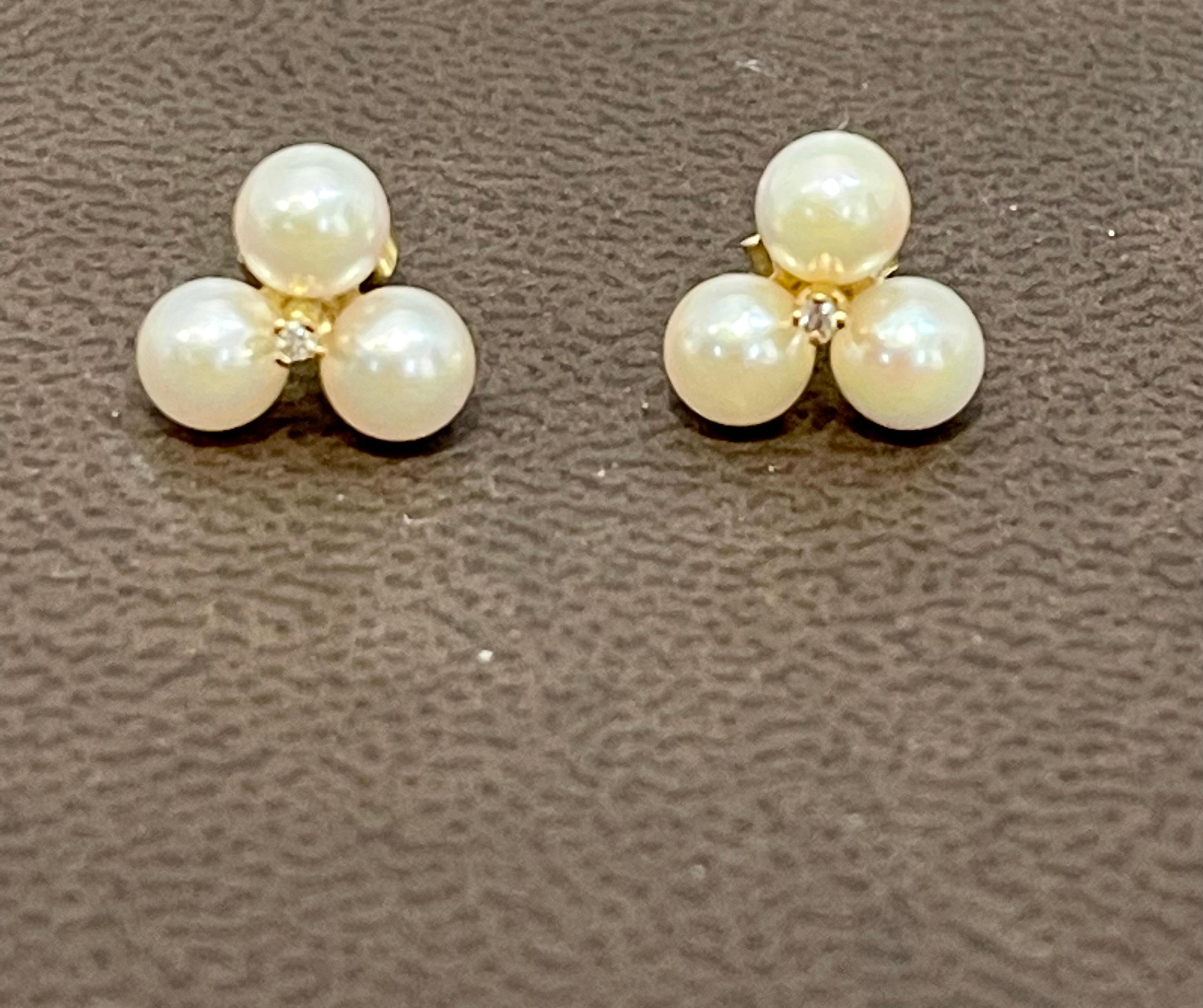 Tripod Pearl Stud Earring with Tiny Diamond in 14 Karat Yellow Gold 1