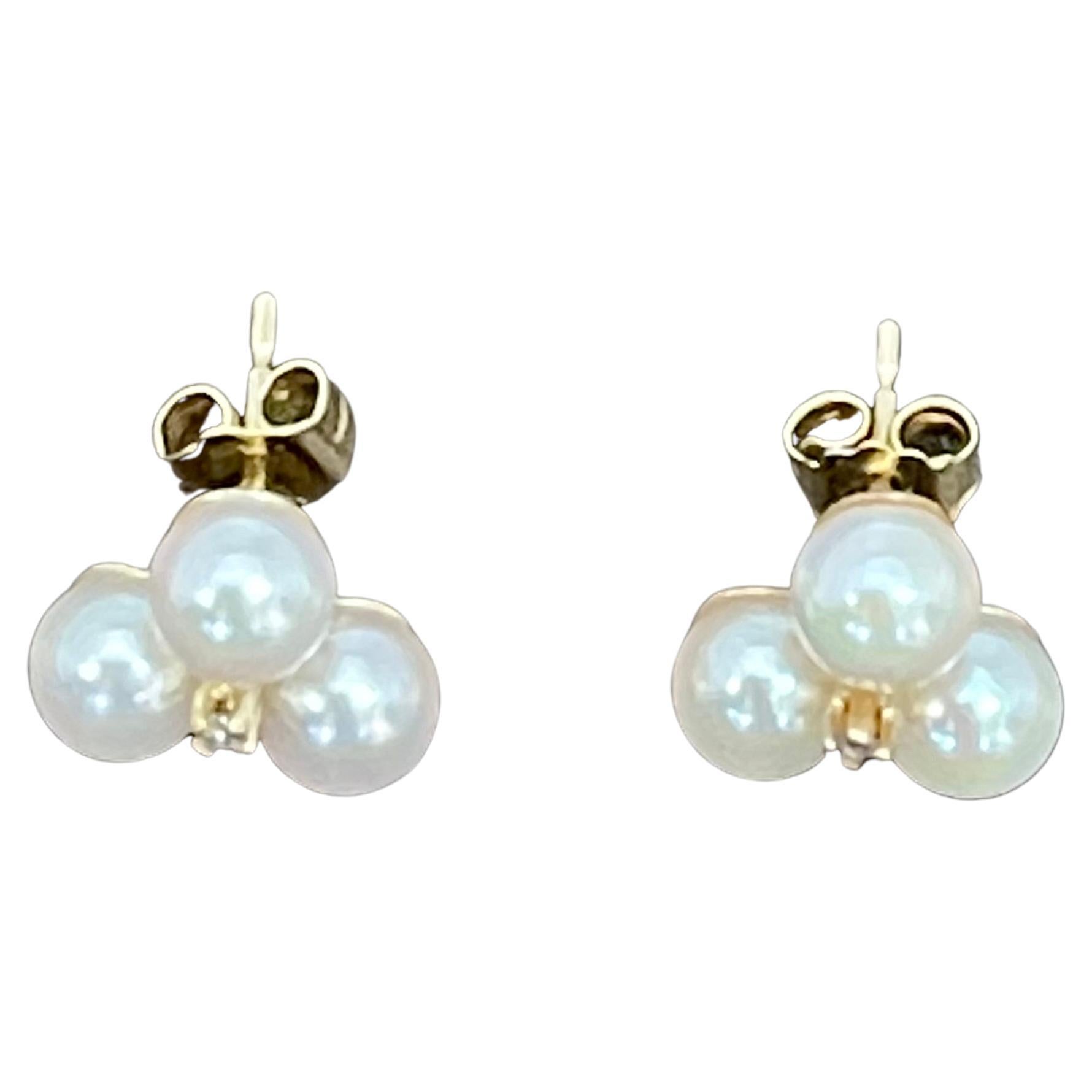 Tripod Pearl Stud Earring with Tiny Diamond in 14 Karat Yellow Gold For Sale