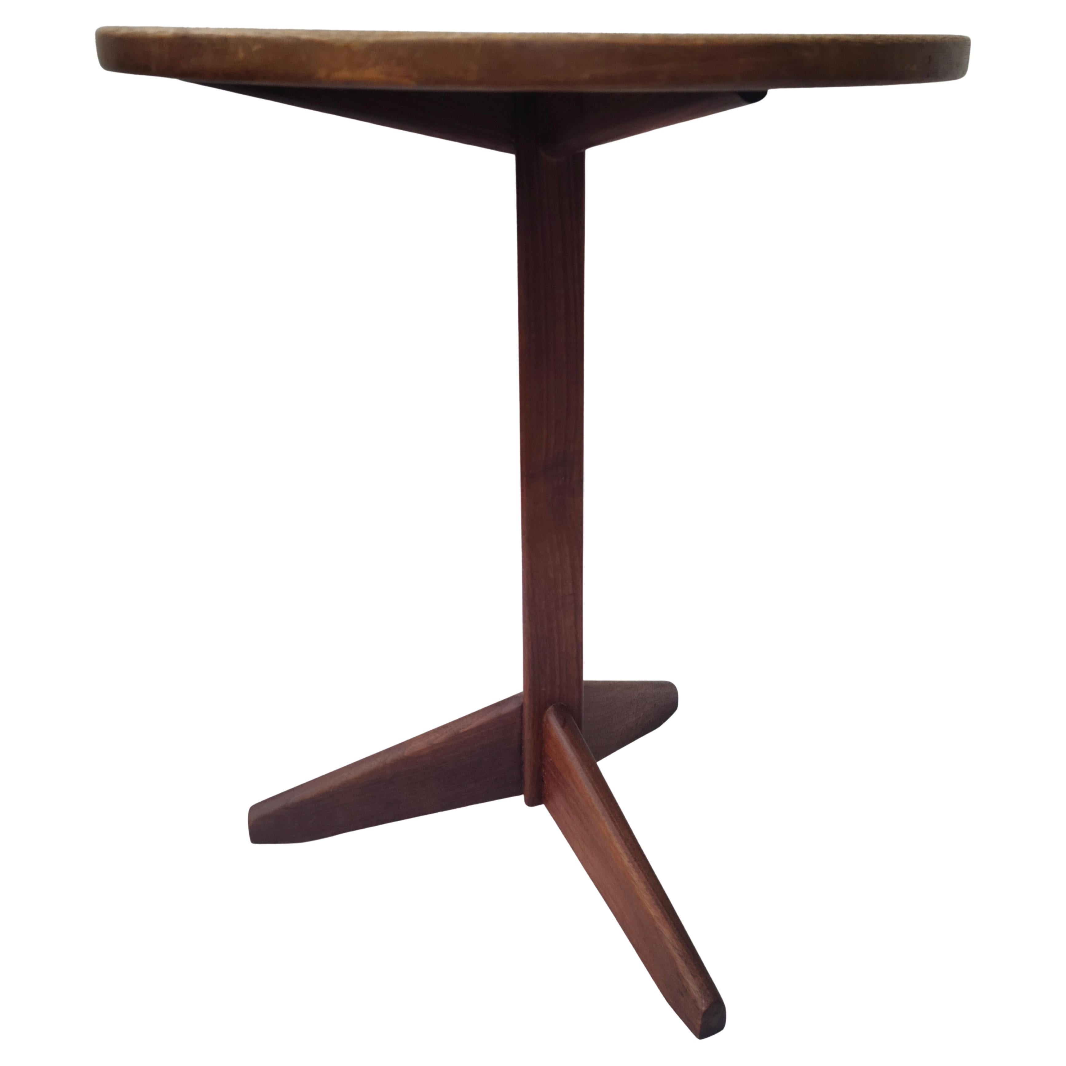 Table à trépieds de Peter Pepper en vente 2