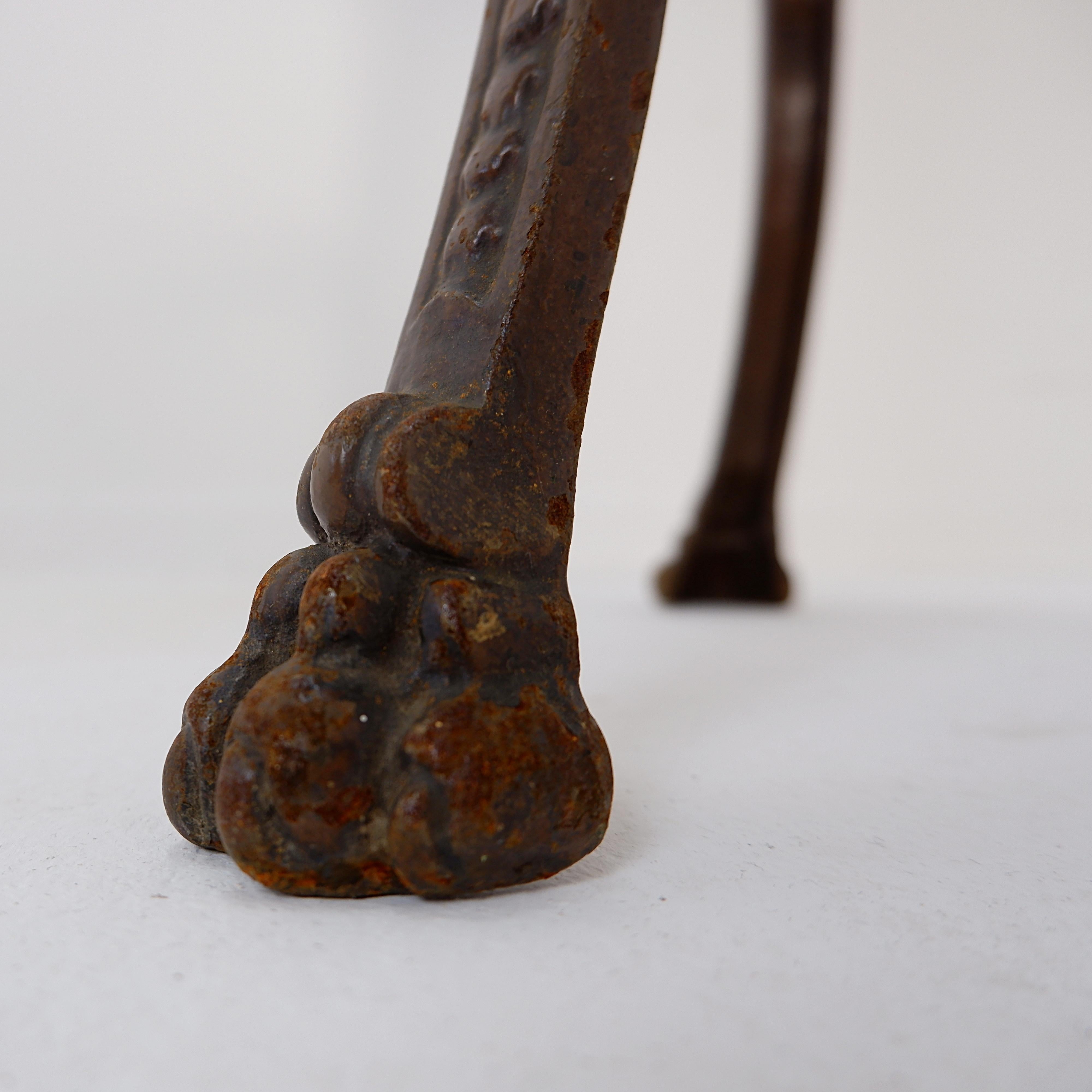 Victorian Tripod pedestal table For Sale