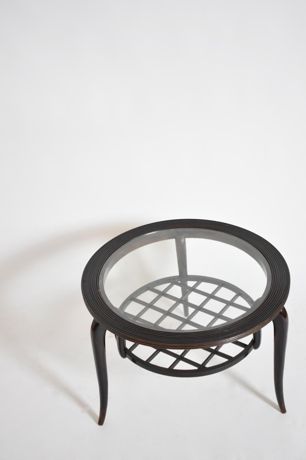 Italian Tripod round coffee table, 1940s. For Sale
