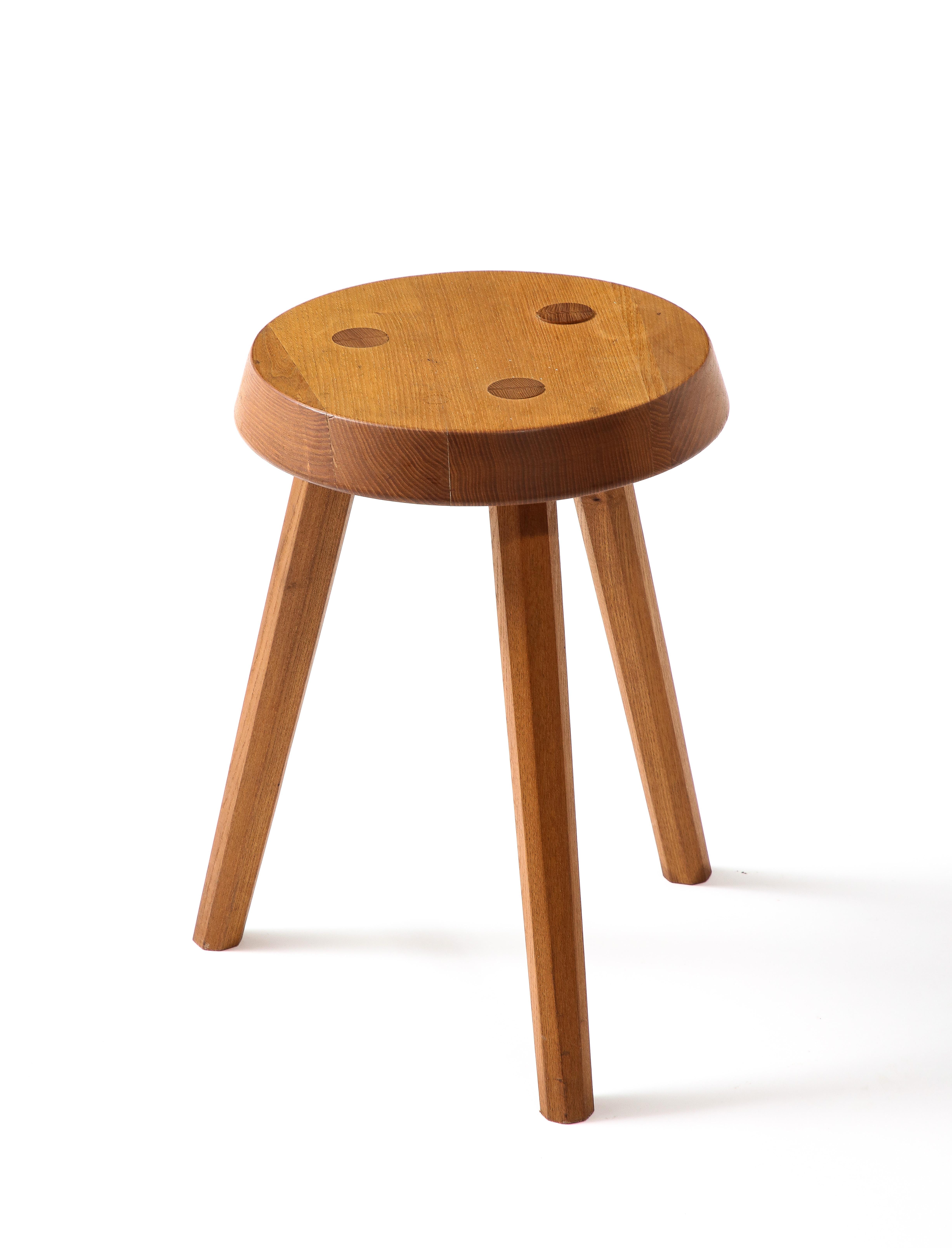 Oak Tripod stool in the Manner of Perriand, France 1950s For Sale