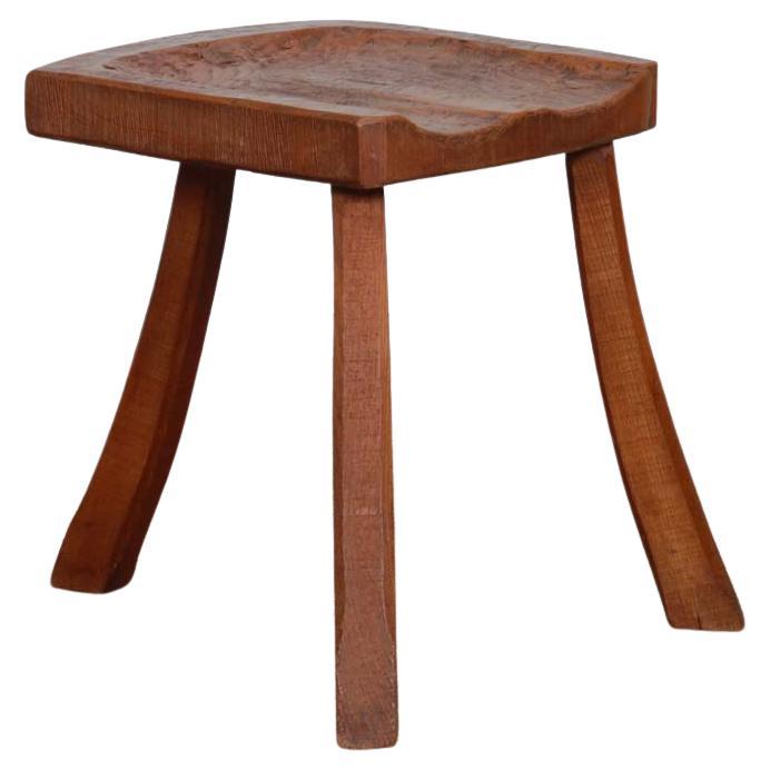Tabouret tripode dans le style des Ateliers de Marolles, 1960 en vente