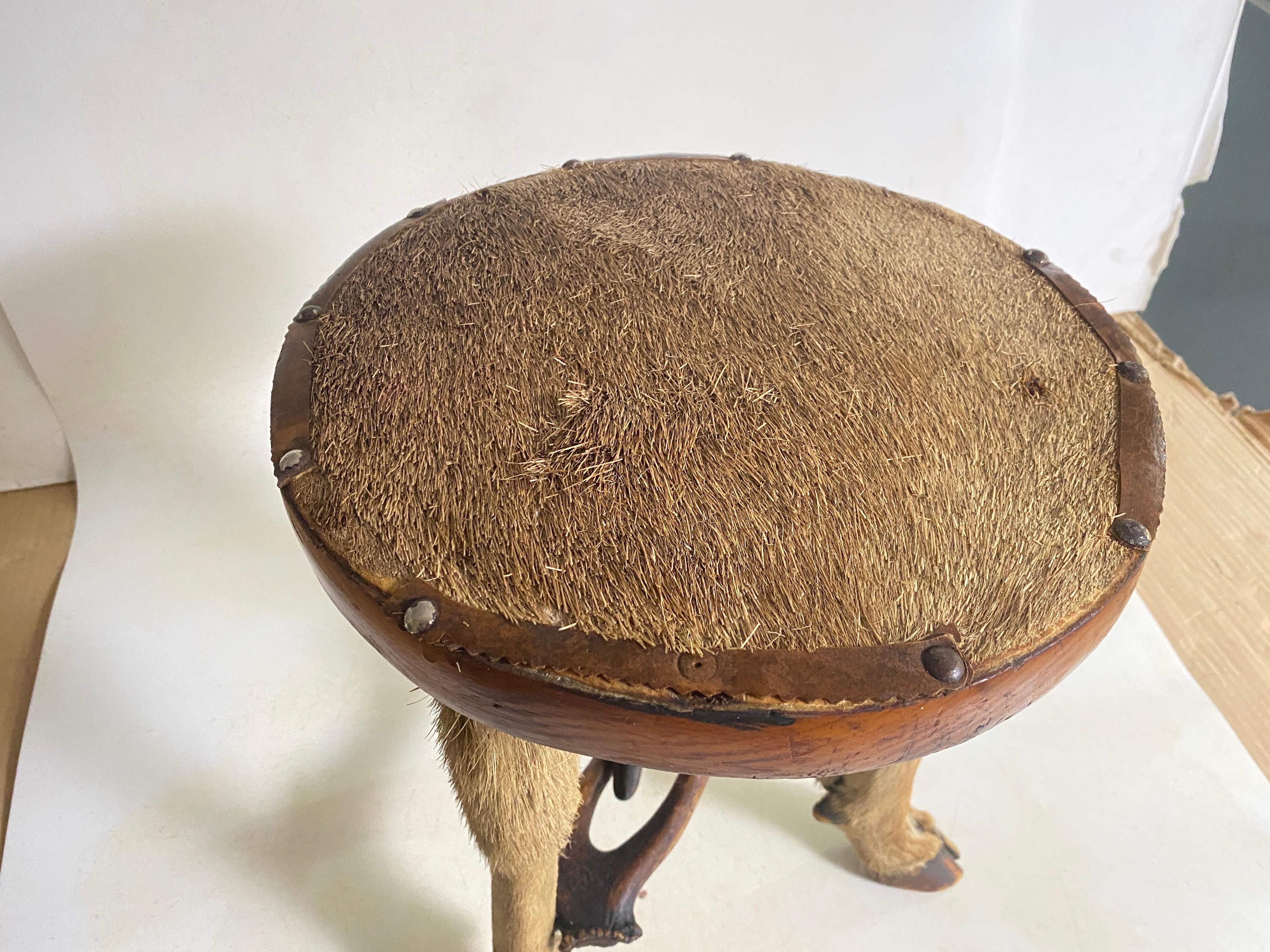 Late 20th Century Tripod Stool Mountain Style Horn wood France 1970 For Sale