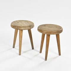 Dreibeinige Hocker, Pierre Jeanneret zugeschrieben, um 1945