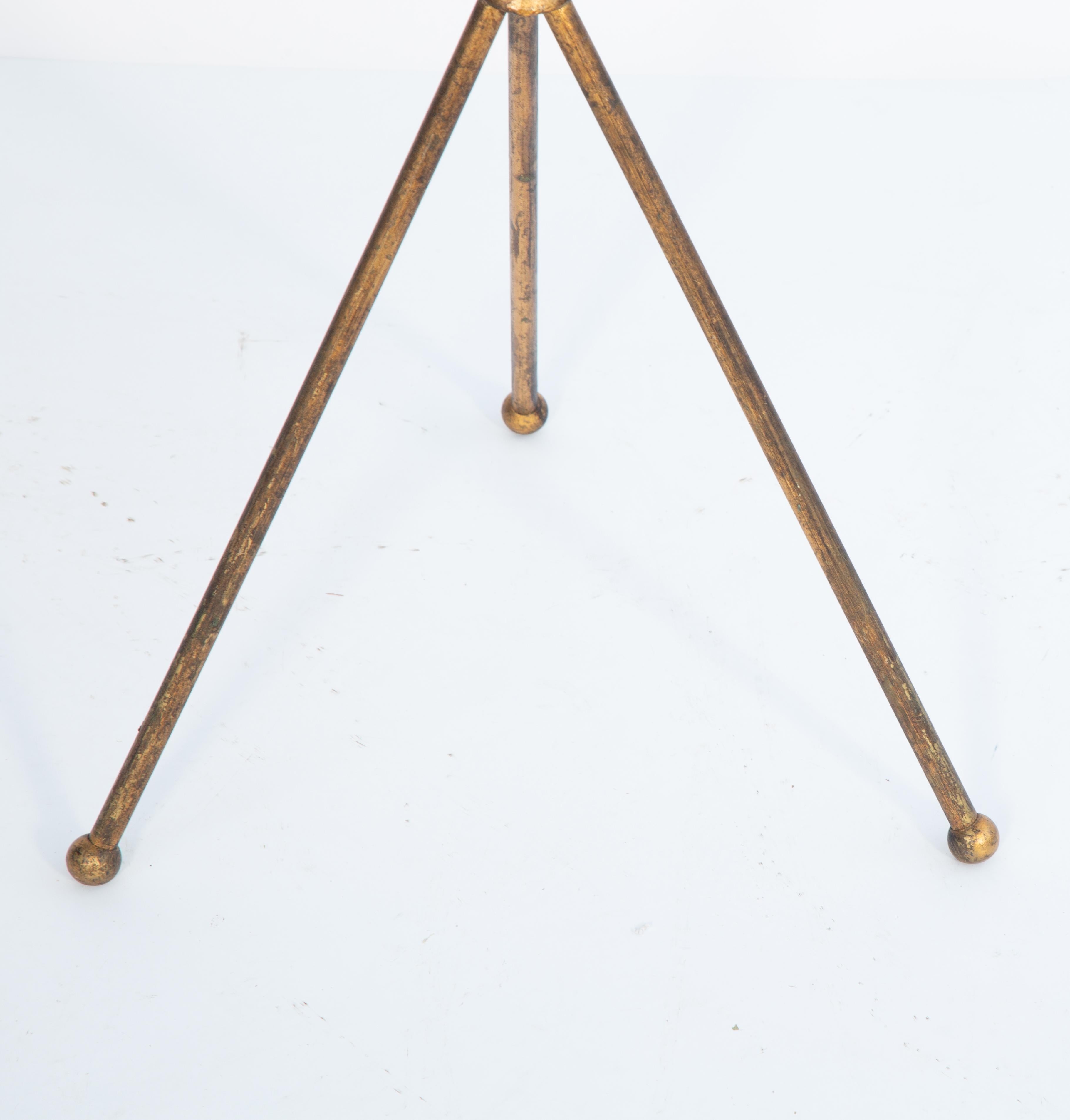 Hollywood Regency Chandelier de table tripode en fer giclé dans le style de Jean-Michel Frank en vente