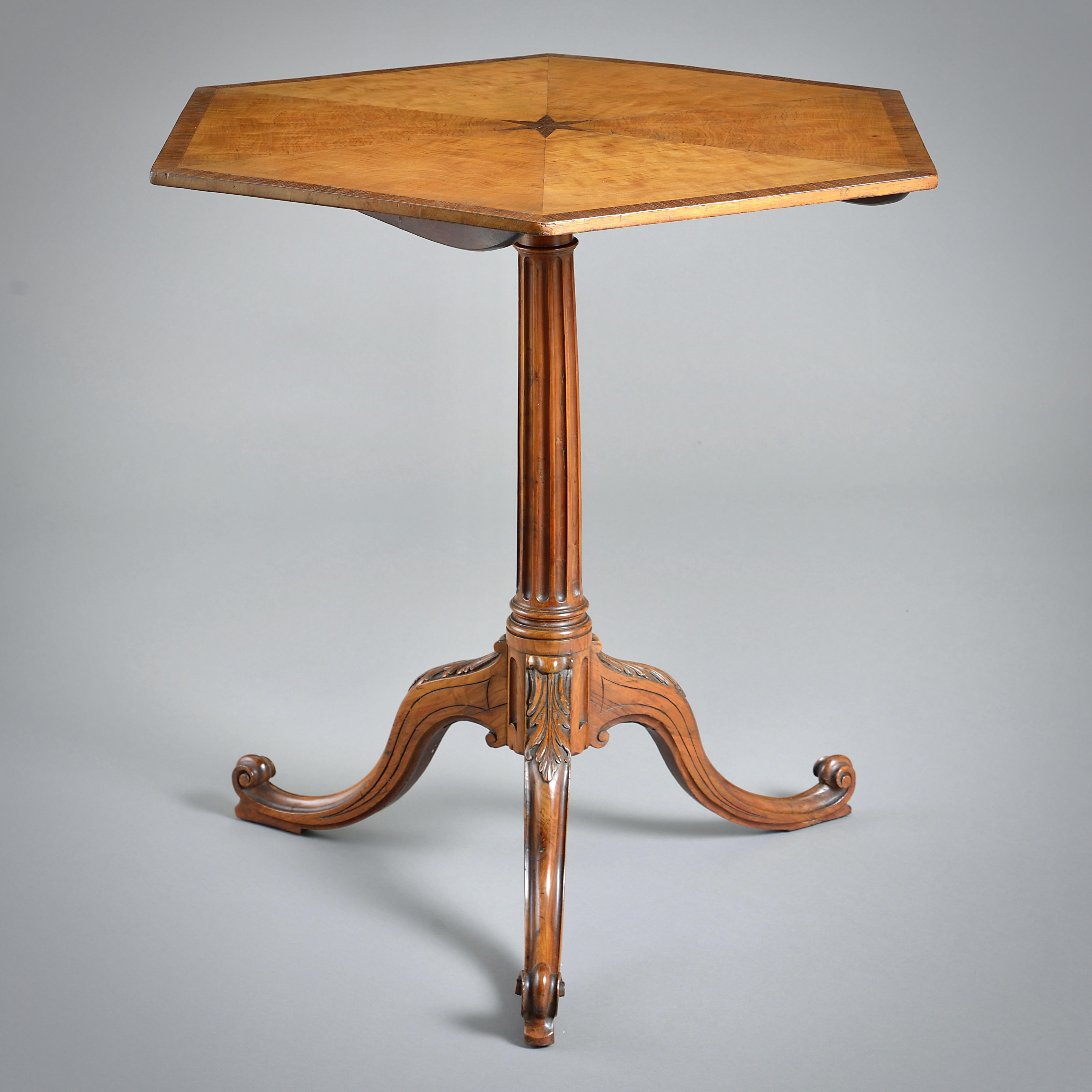 Tripod Table in the Manner of Thomas Chippendale In Good Condition For Sale In London, GB