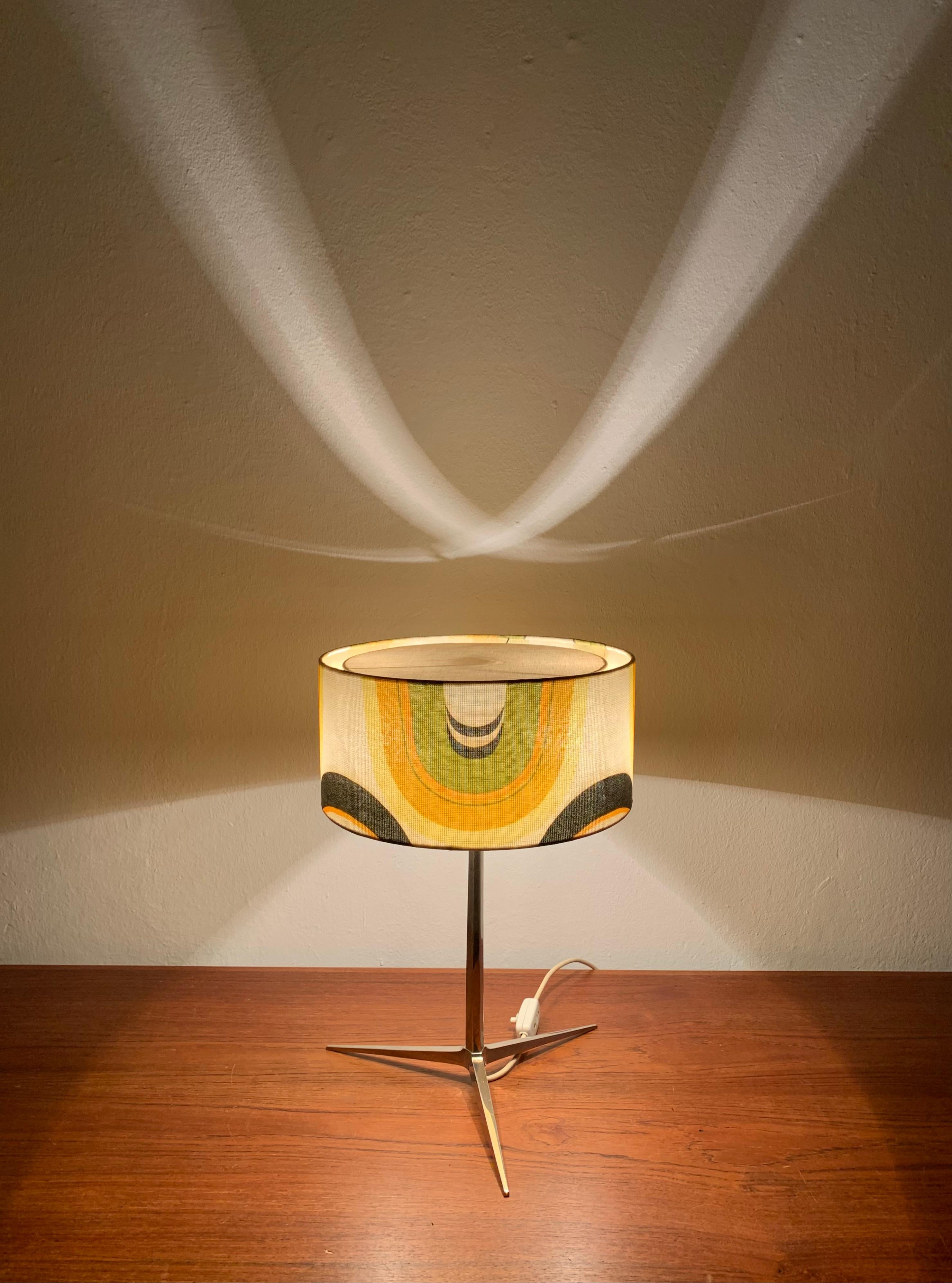 Mid-20th Century Tripod table lamp For Sale