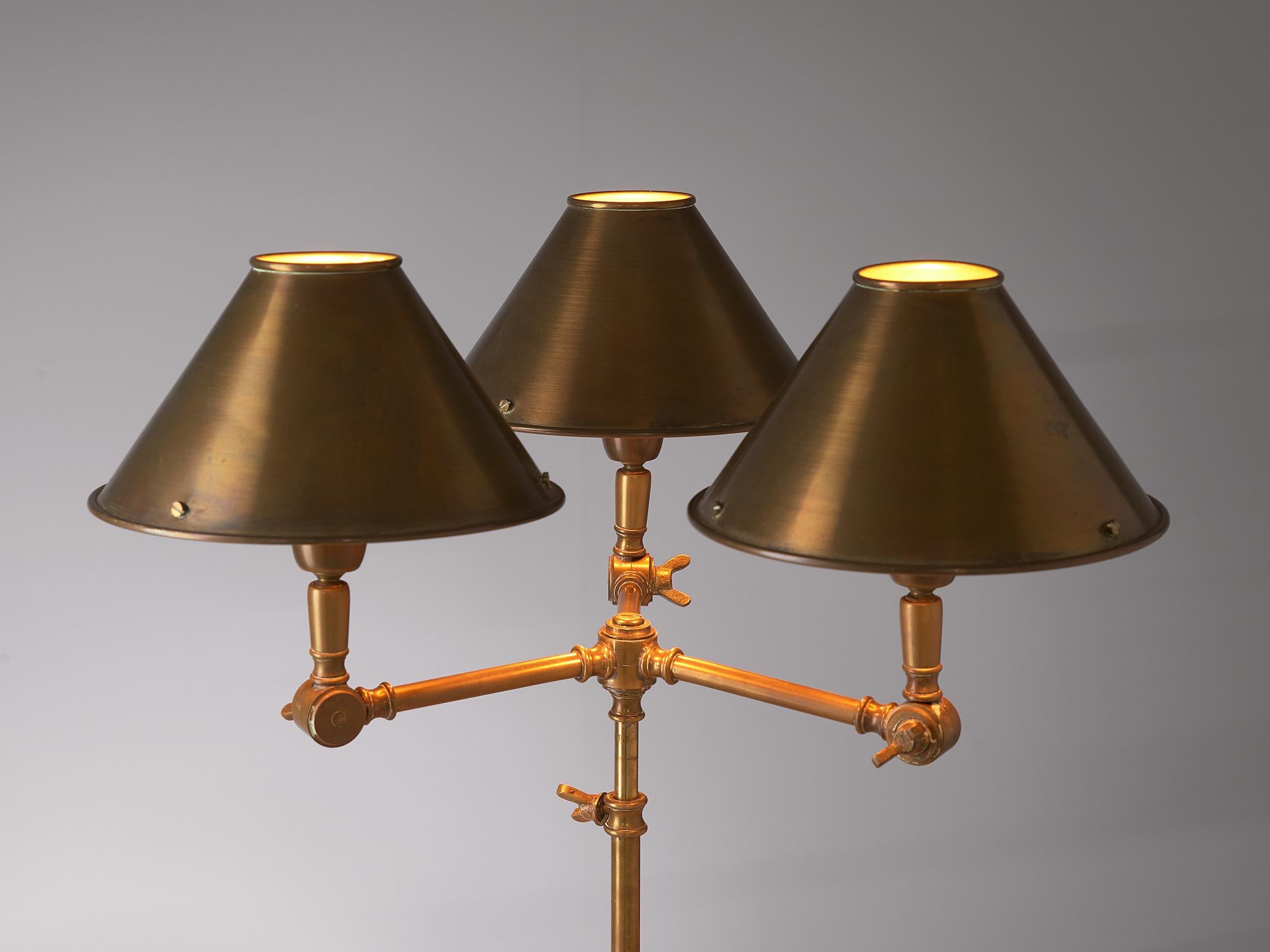 Tripod Table Lamp in Brass, Italy In Good Condition In Waalwijk, NL