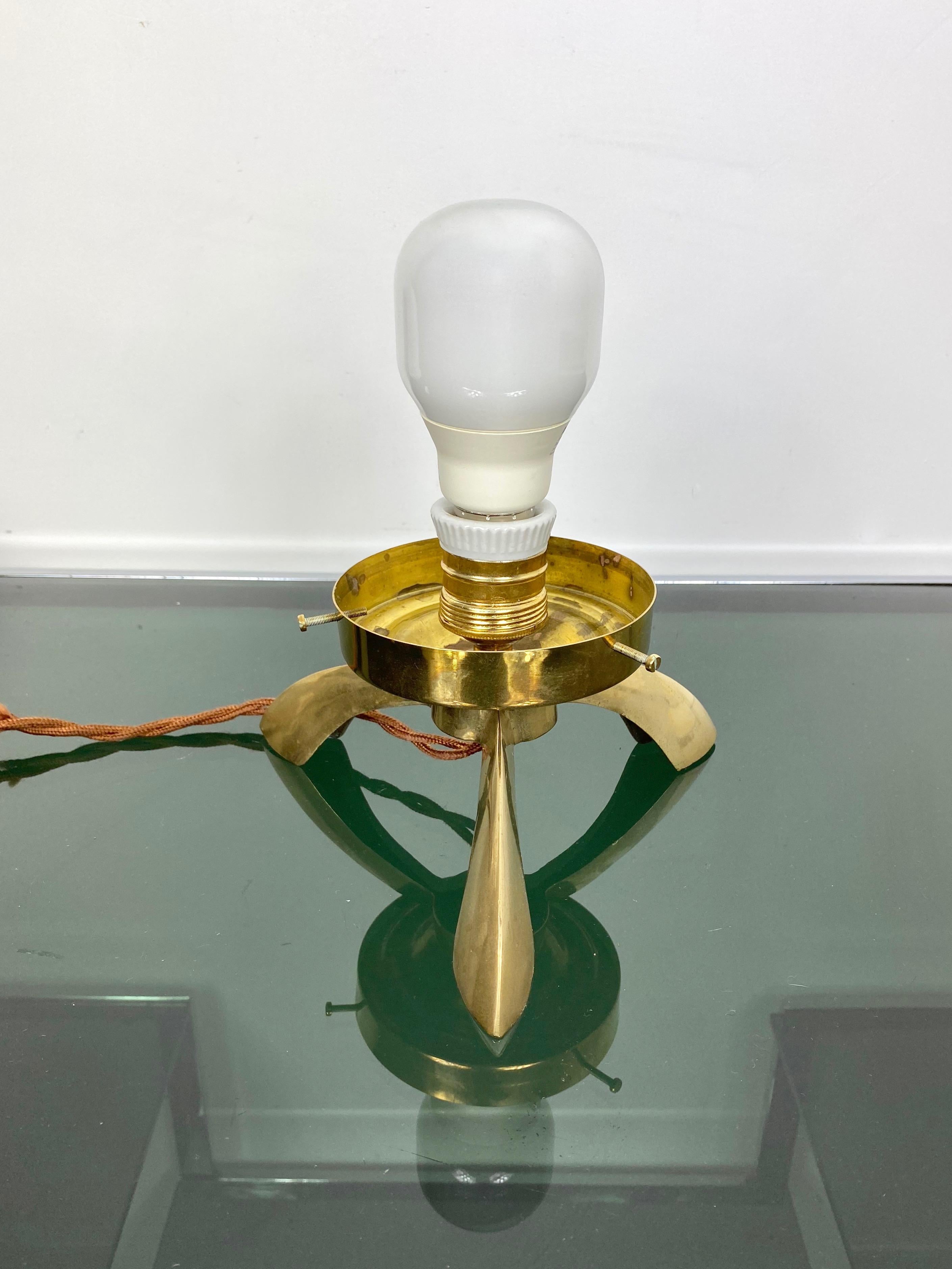 Tripod Table Lamp in Opaline Glass and Brass Angelo Lelli Space Age Style, 1960s For Sale 3