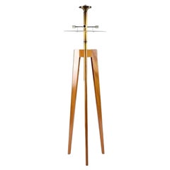 Lampadaire tripode en noyer par Thierry Despont