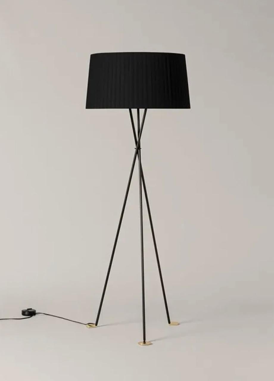 Spanish Trípode G5 Floor Lamp by Equipo Santa & Cole for Santa & Cole  For Sale