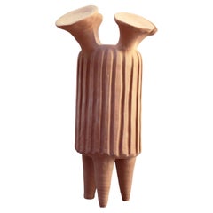 Trípodes Deka Sculptural Object in Ceramic by Julius Nobre