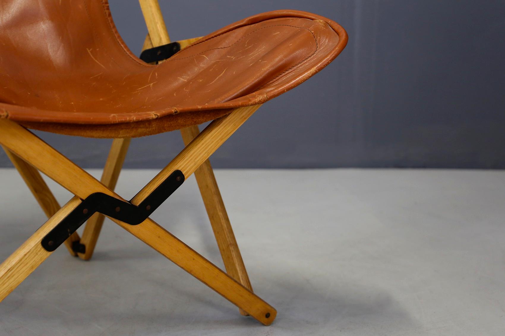 Tripolina Folding Chair by Viganò in Leather and Teak from circa 1970s In Good Condition In Milano, IT