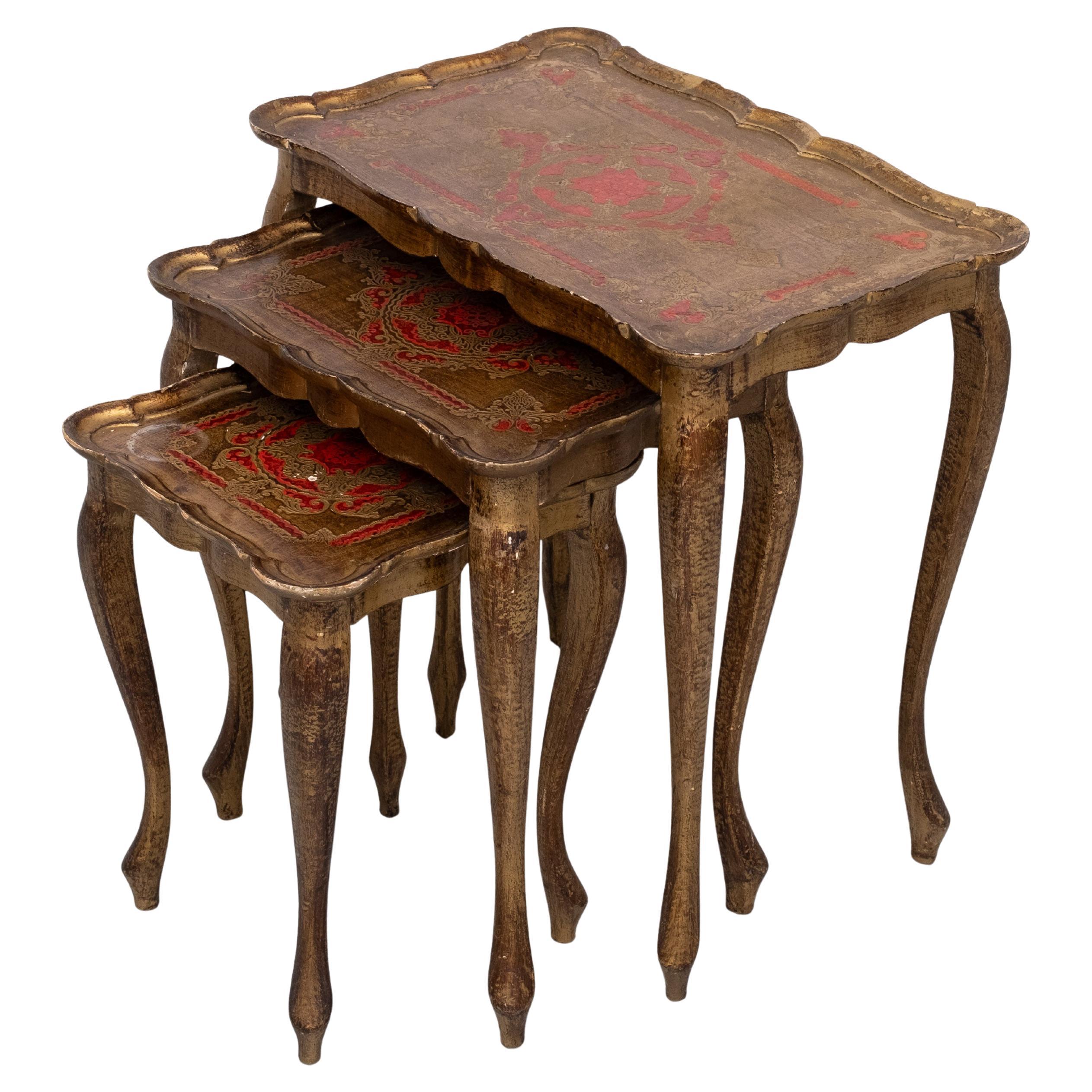 Trittico Florentine  Oro e rosso  Tavoli di nidificazione in Wood, 1960 in vendita