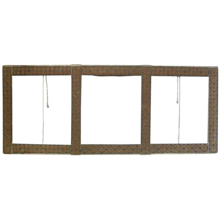 Triptych Frame w. Embroidered Motif on Velvet