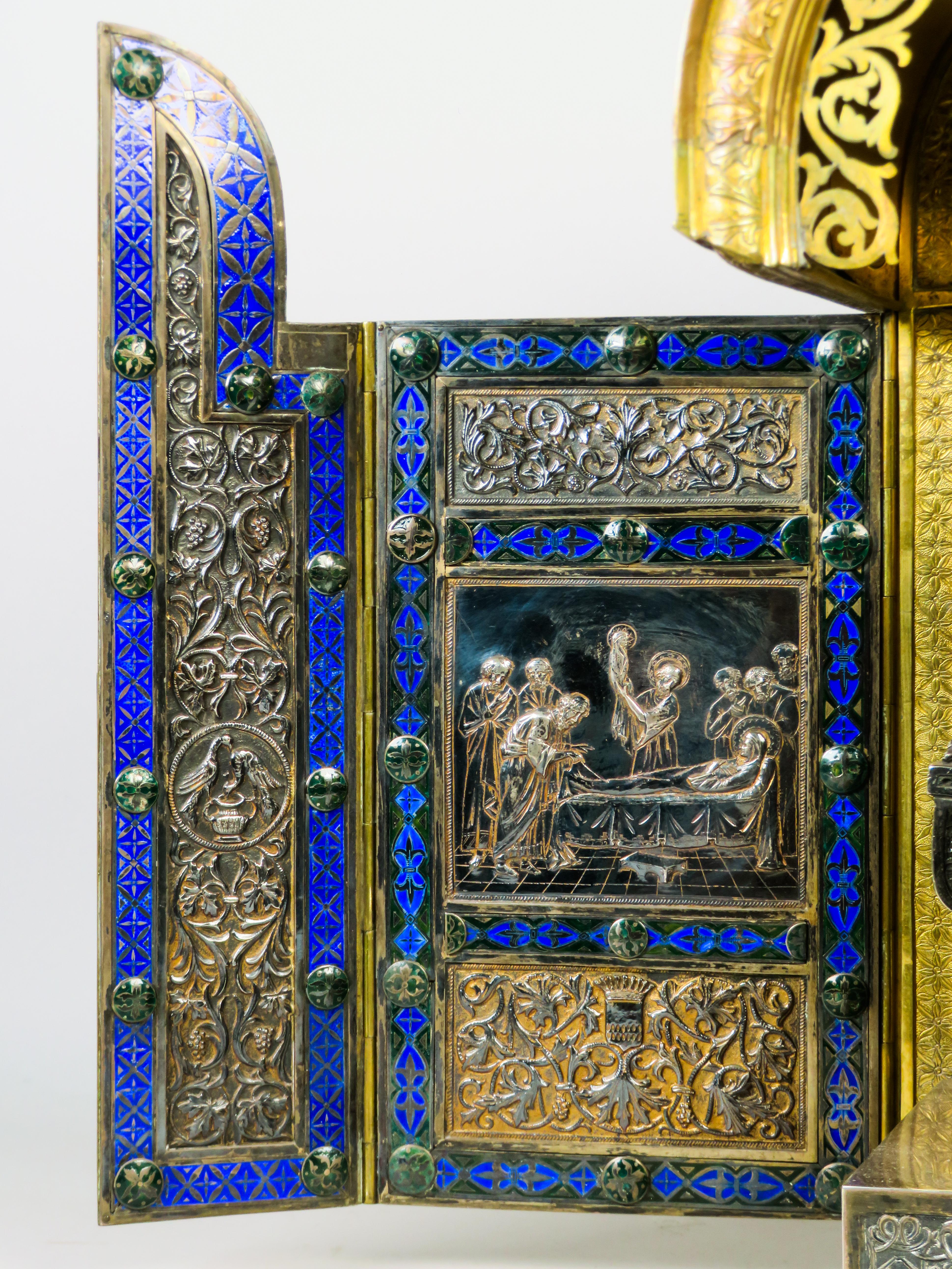 Nicchia trittica con scultura di  La Vergine Maria con il Bambino Gesù in vendita 3