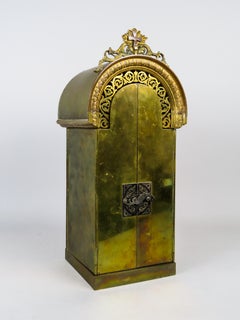 Triptych niche with a sculpture of  Virgin Mary with Child Jesus