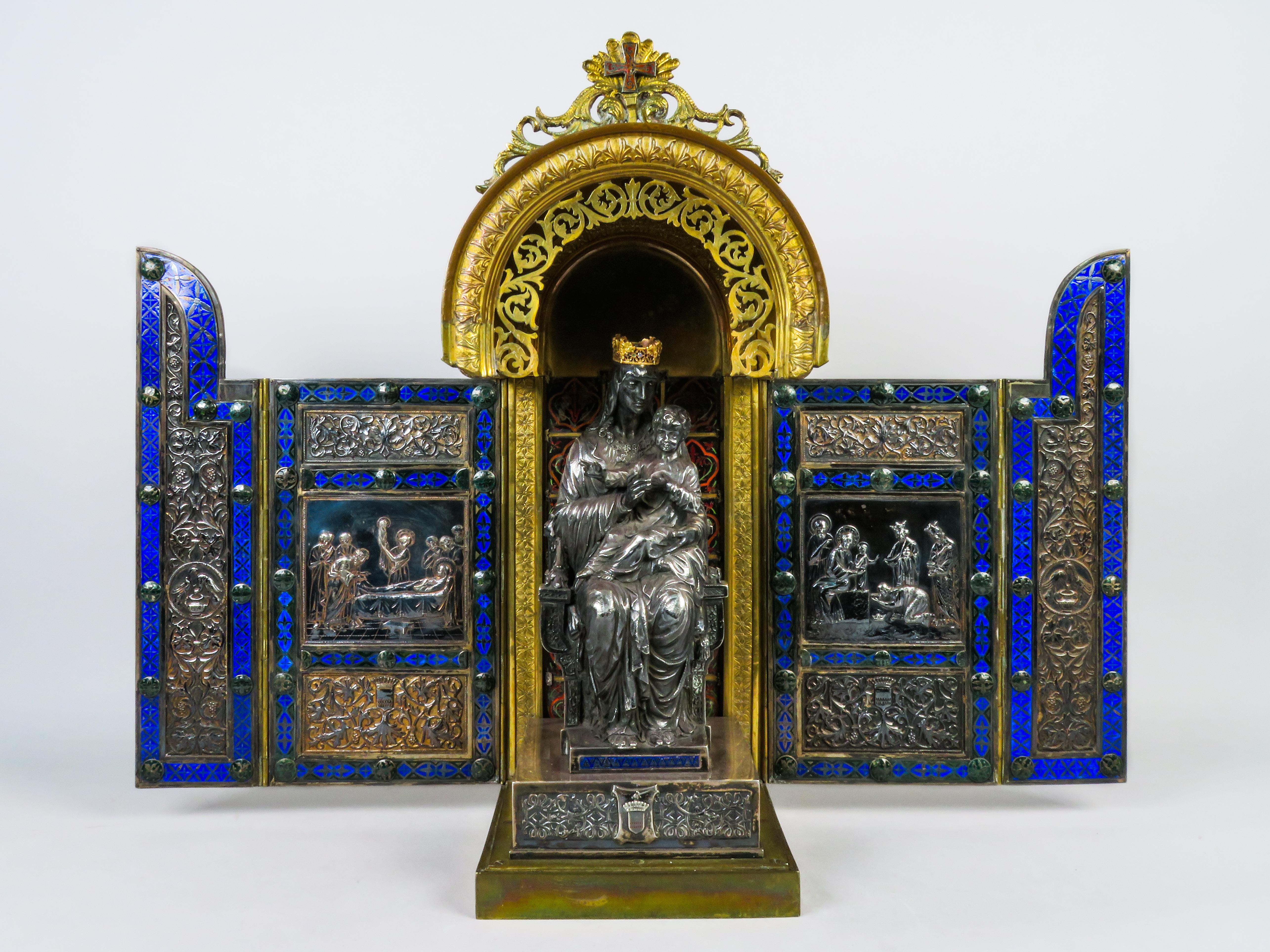 Nicchia trittica con scultura di  La Vergine Maria con il Bambino Gesù in vendita 1