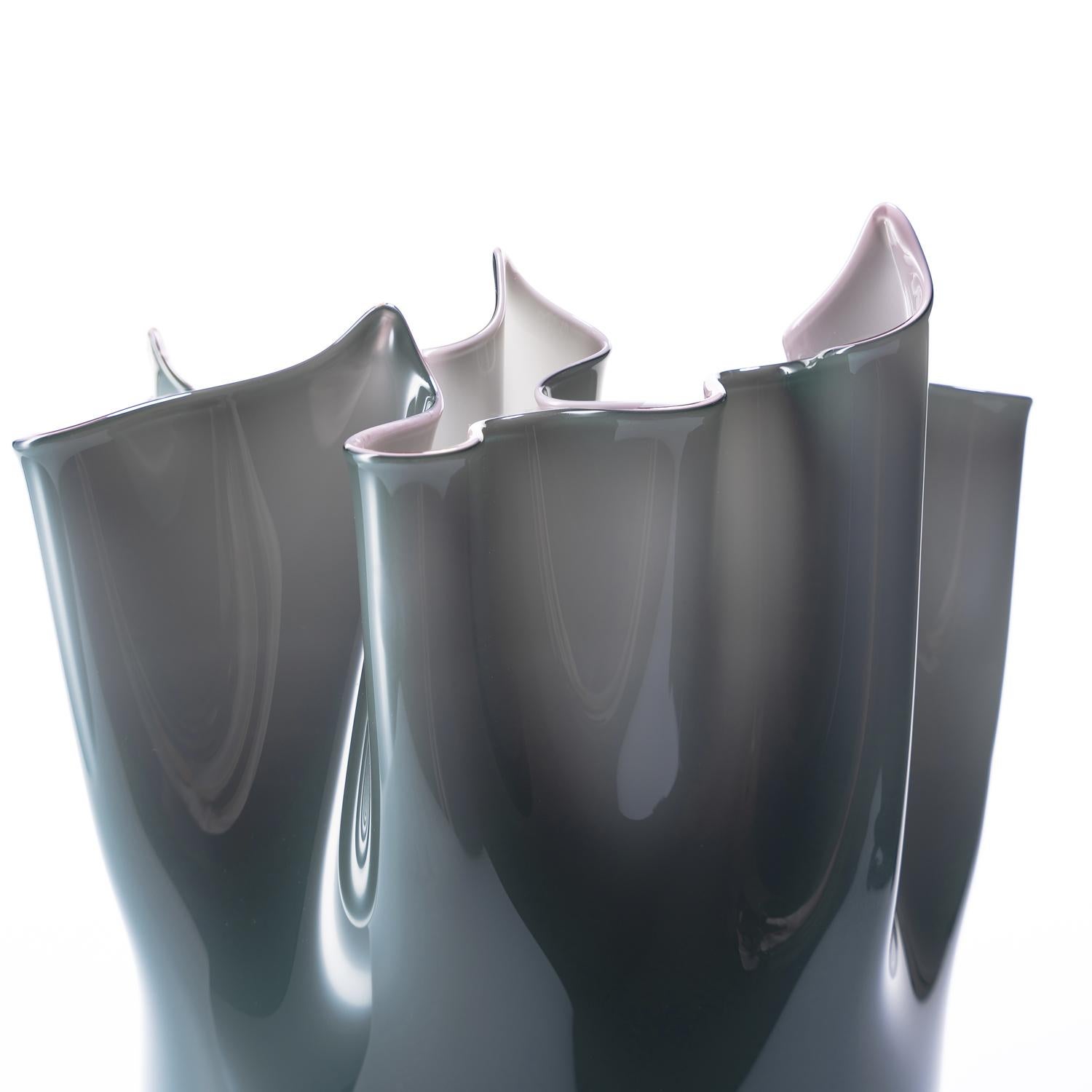 Verre d'art Triptyque de 3 vases en verre soufflé de Murano Elegance : Vases en violet et vert pétrole en vente
